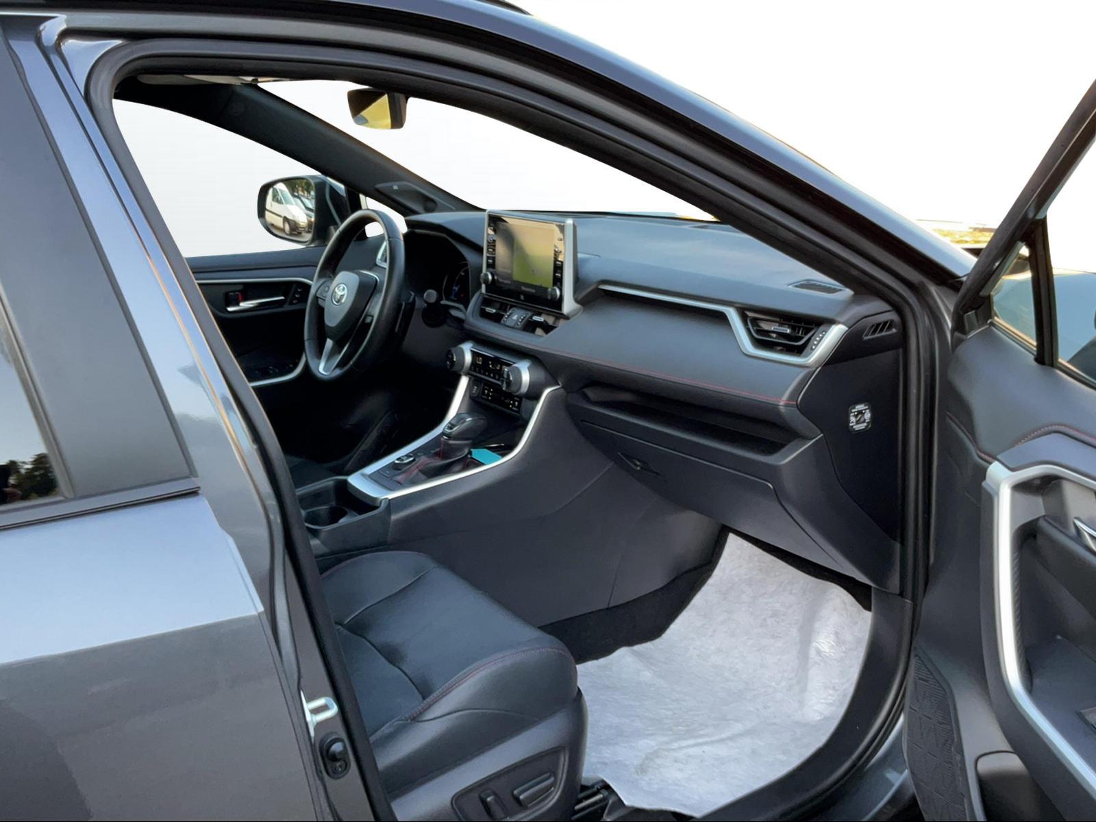 TOYOTA RAV4 2.5 Plug-In-Hybrid Platinum-image-8