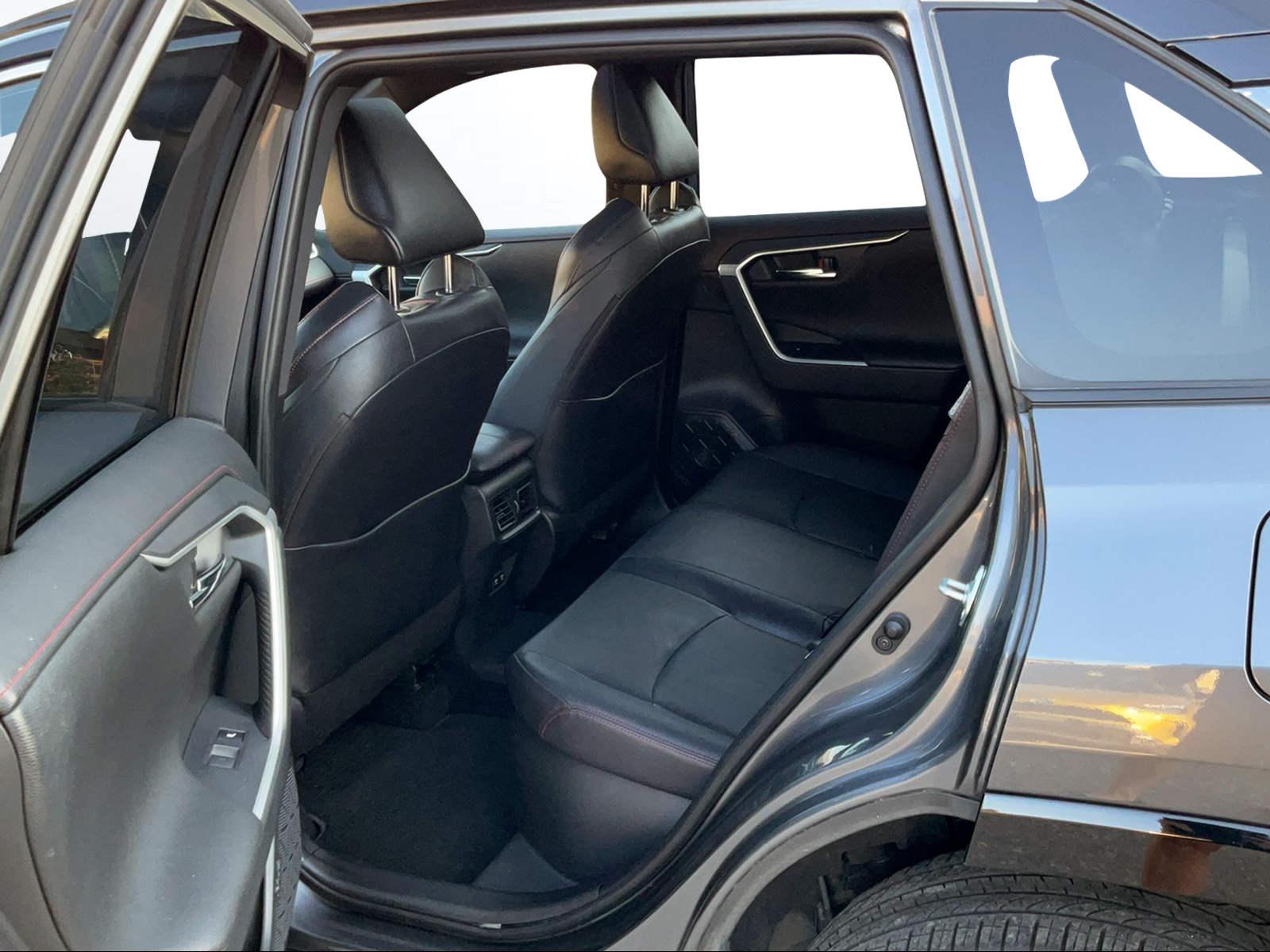 TOYOTA RAV4 2.5 Plug-In-Hybrid Platinum-image-9