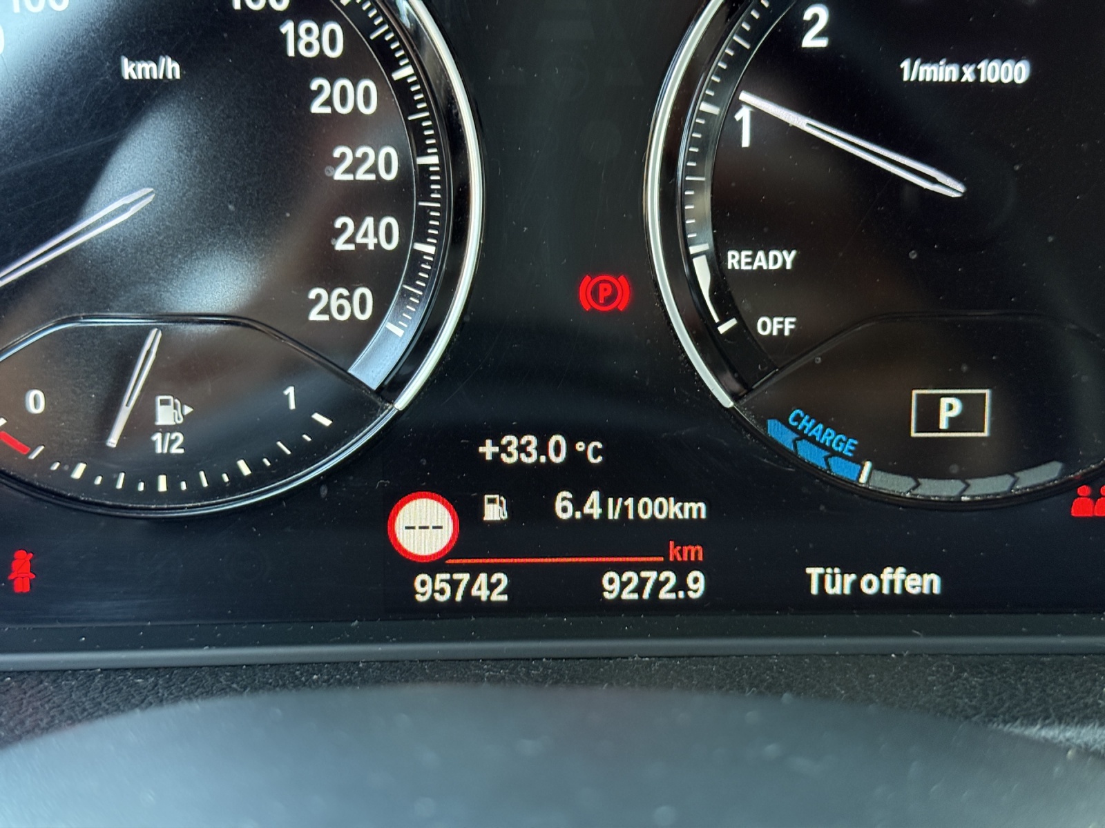 BMW 225xe iPerformance Active Tourer Steptronic Luxury Line-image-10