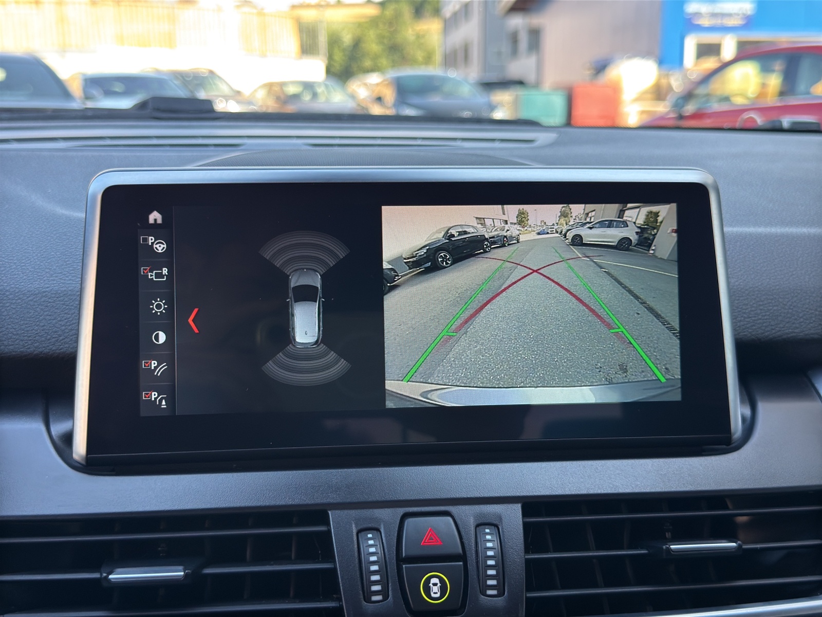 BMW 225xe iPerformance Active Tourer Steptronic Luxury Line-image-26