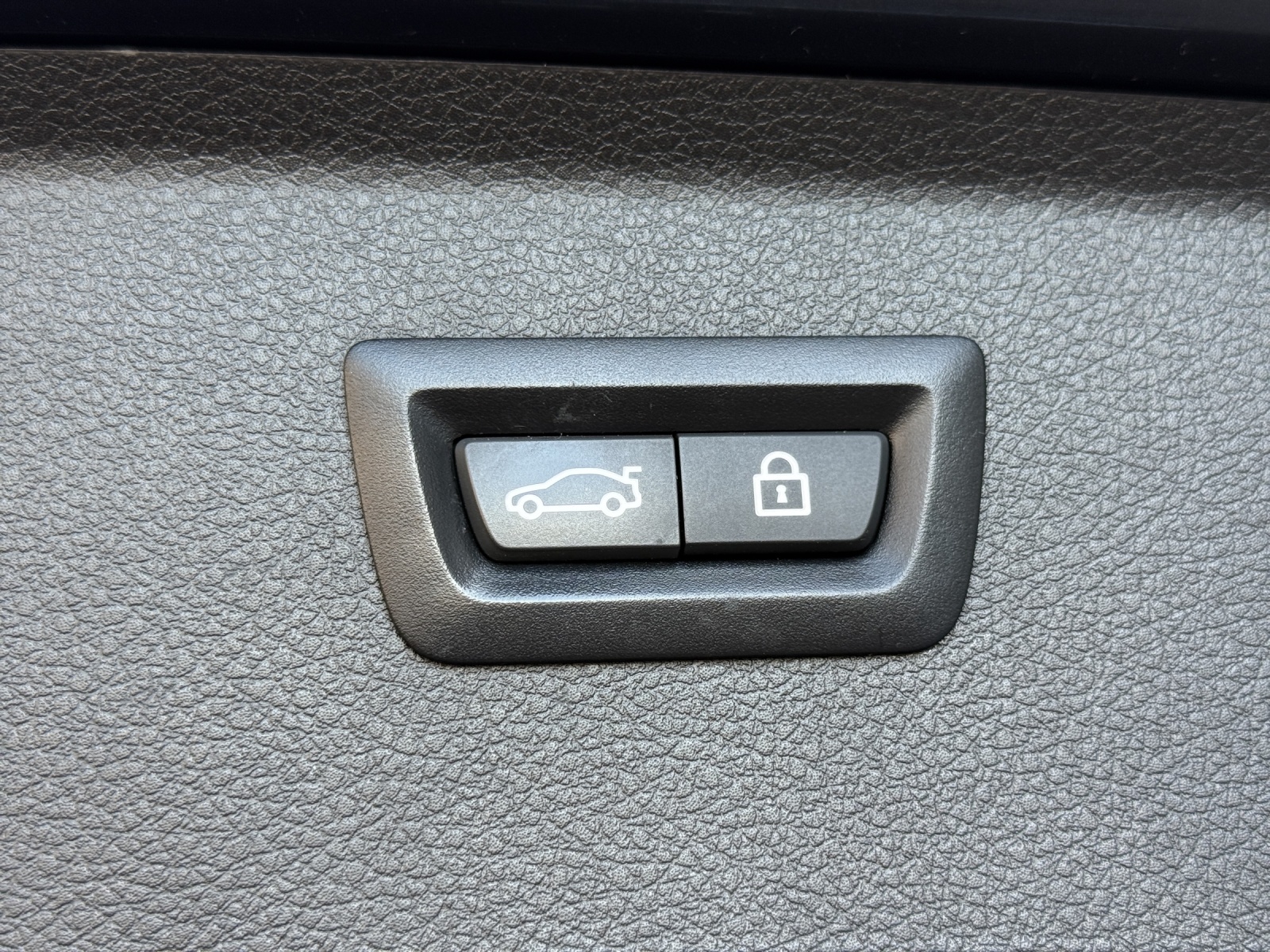 BMW 225xe iPerformance Active Tourer Steptronic Luxury Line-image-19