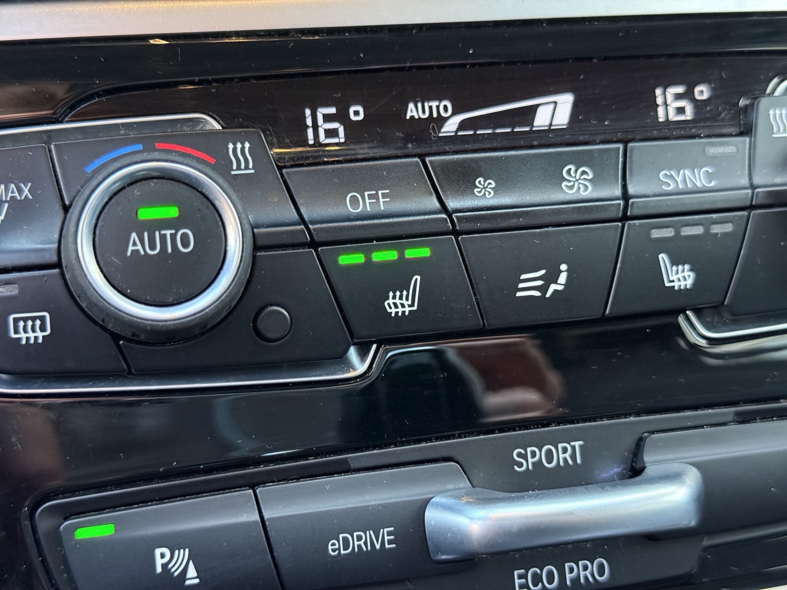 BMW 225xe iPerformance Active Tourer Steptronic Luxury Line-image-27
