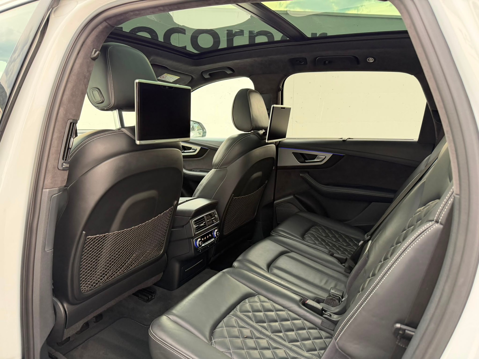 AUDI SQ7 4.0 TDI quattro tiptronic-image-11