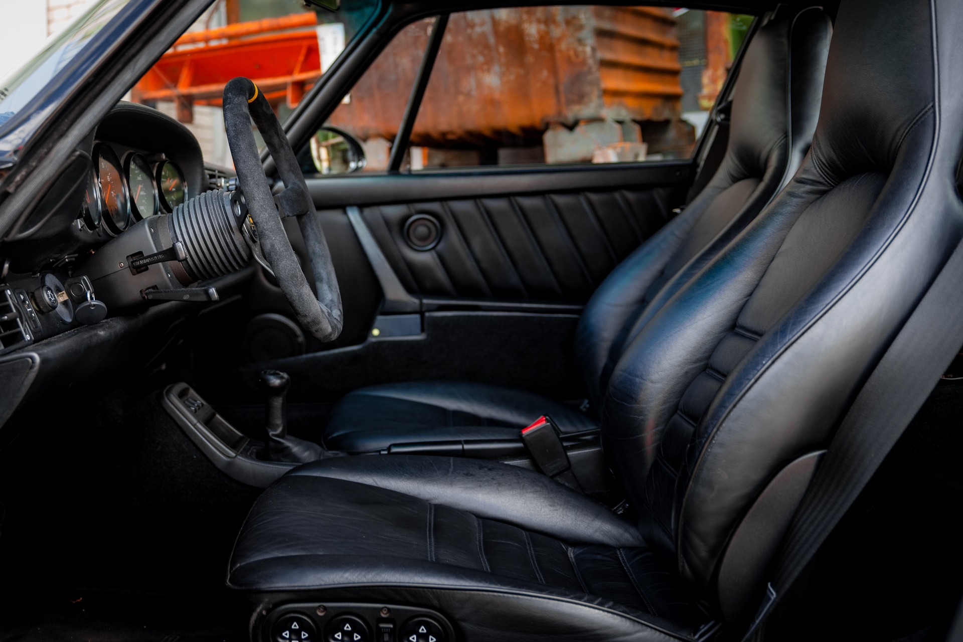 PORSCHE Turbo-image-8