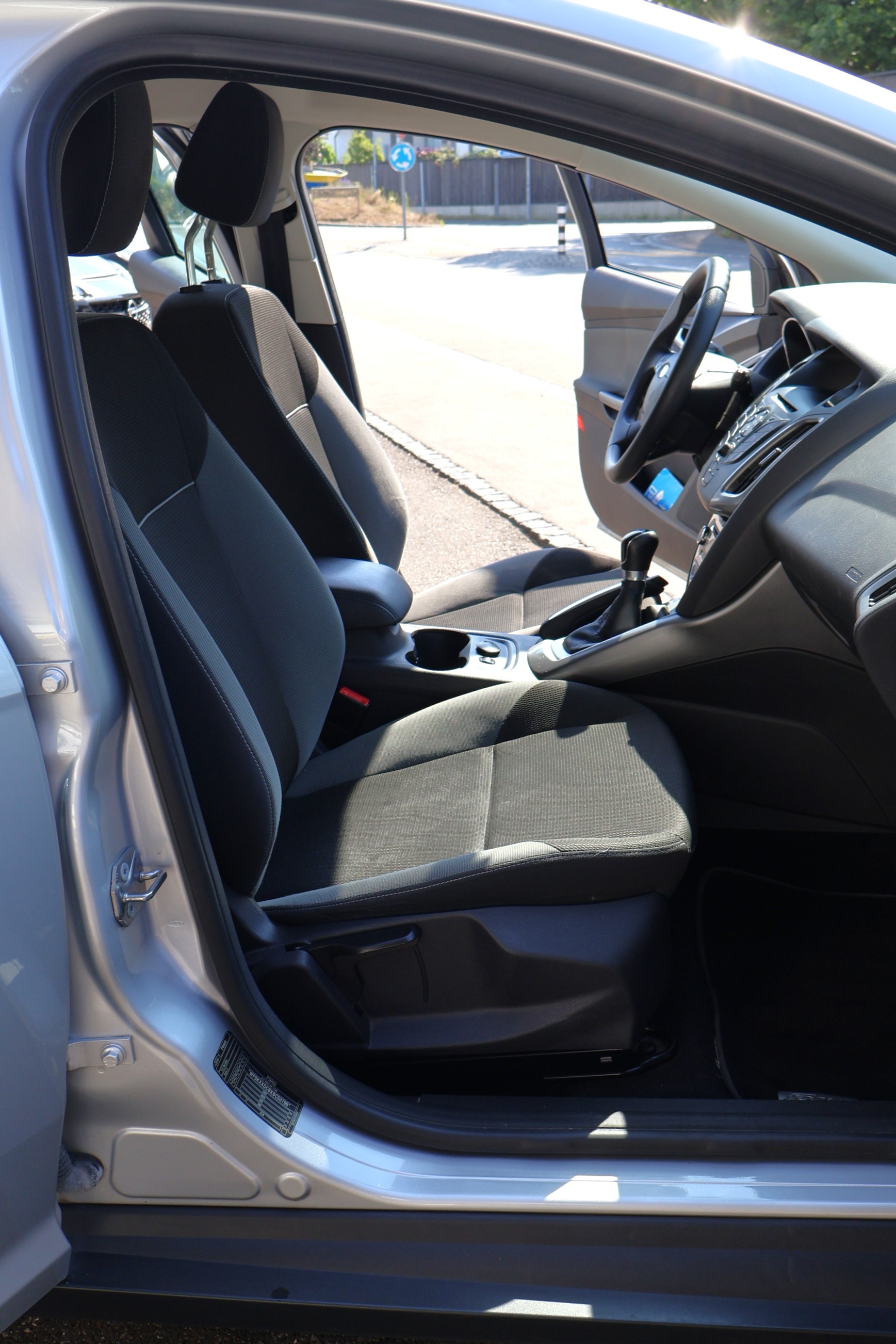 FORD Focus 1.6i VCT Trend-image-11