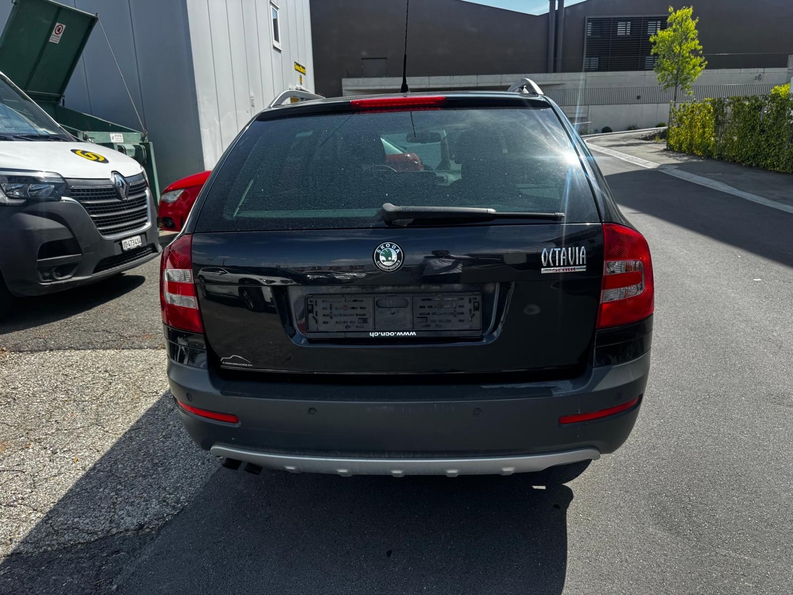 SKODA Octavia Scout 2.0 TDI 4x4-image-3