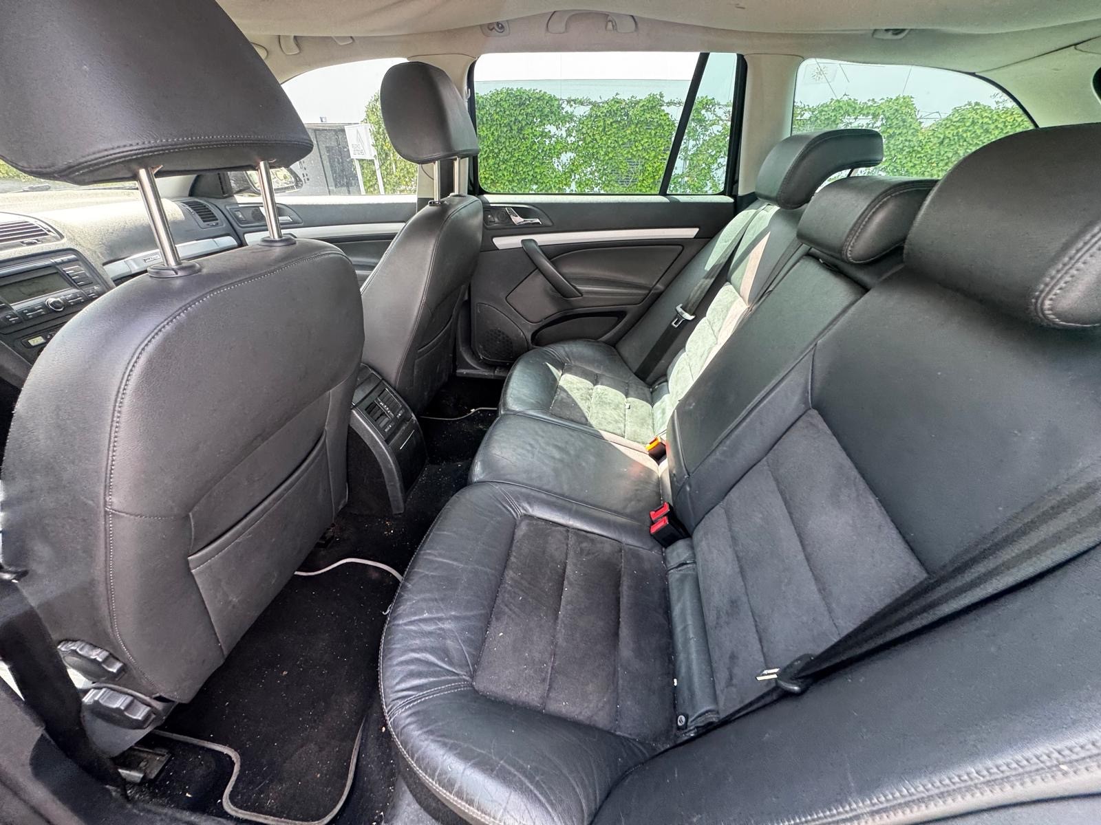 SKODA Octavia Scout 2.0 TDI 4x4-image-8