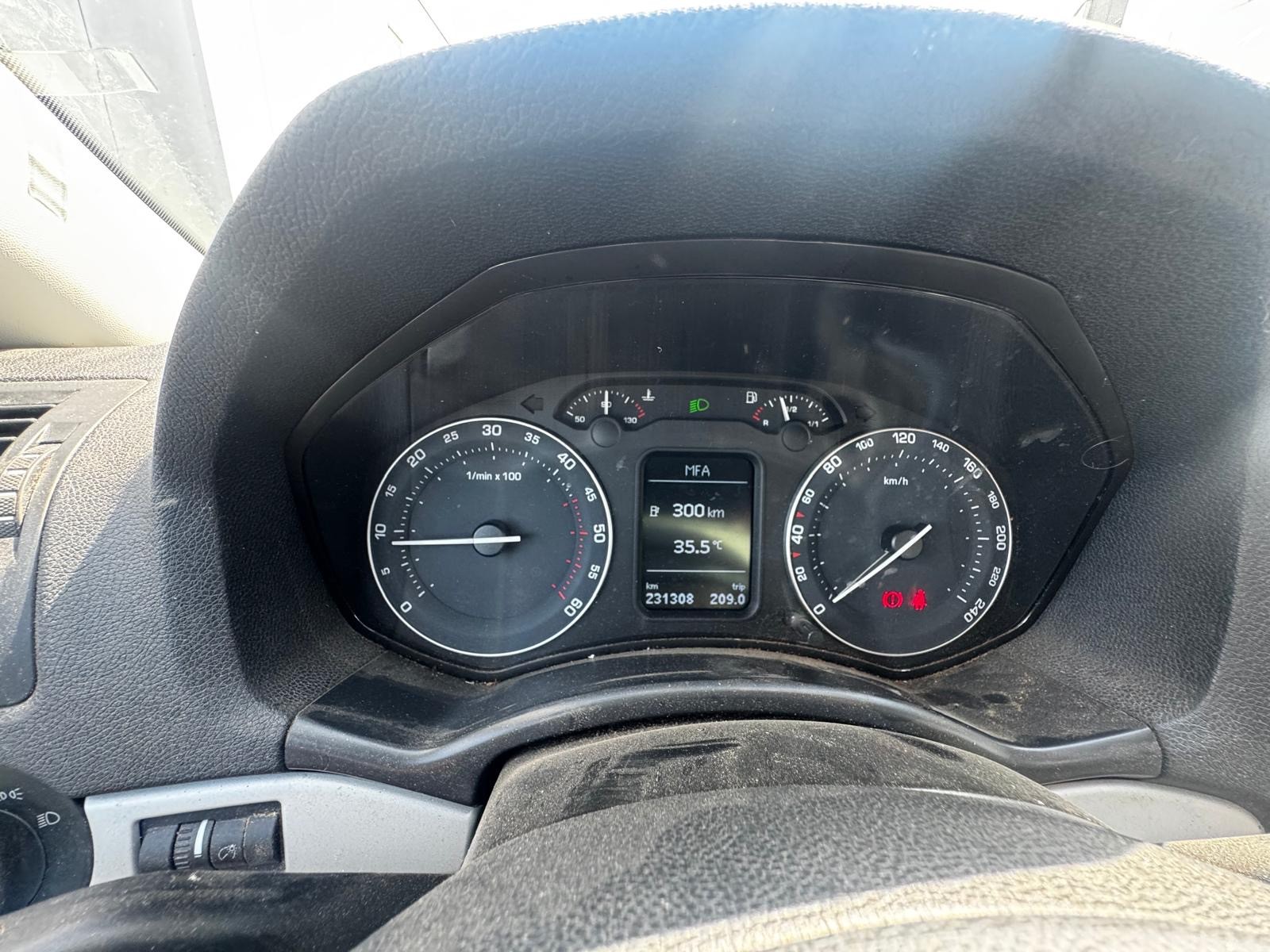 SKODA Octavia Scout 2.0 TDI 4x4-image-9