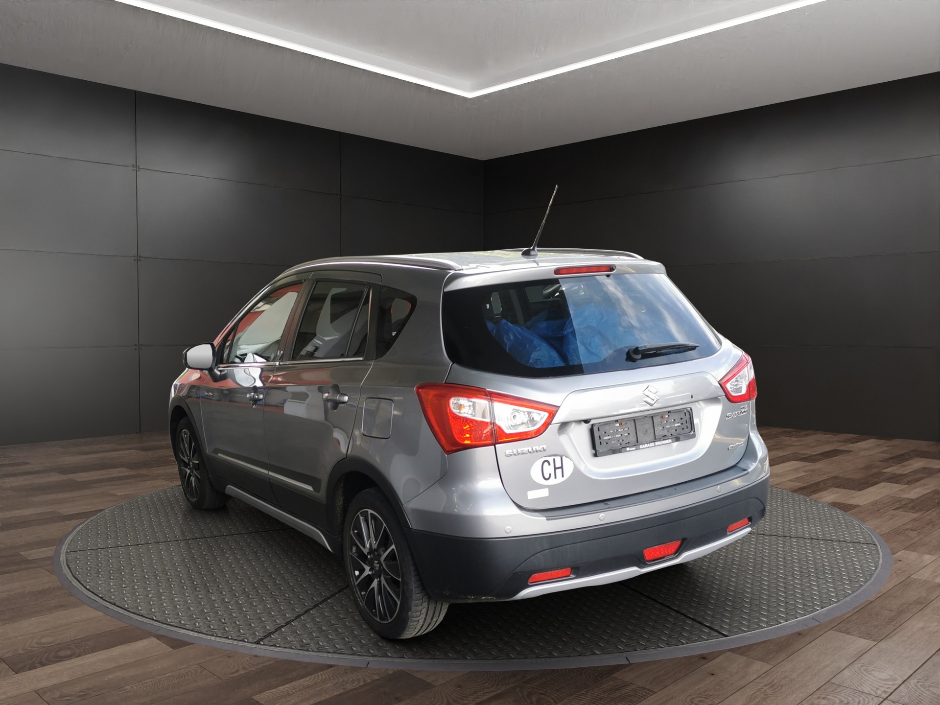SUZUKI SX4 S-Cross 1.6 TD Sergio Cellano Top 4WD-image-6