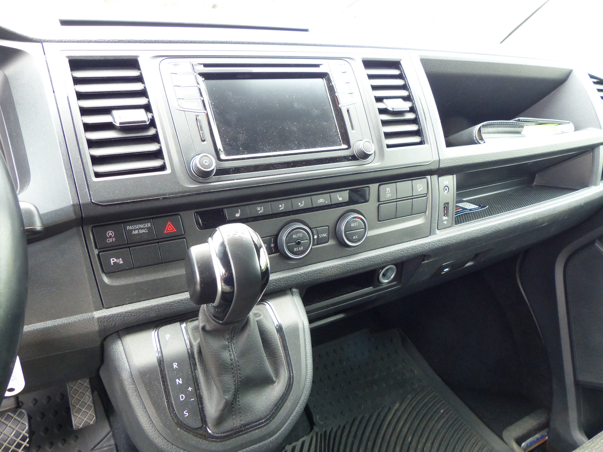 VW T6 Caravelle 2.0 TDI Comfortline 4Motion DSG-image-27
