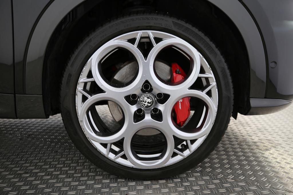 ALFA ROMEO Tonale 1.3 Plug-in Hybrid Veloce Q4-image-13