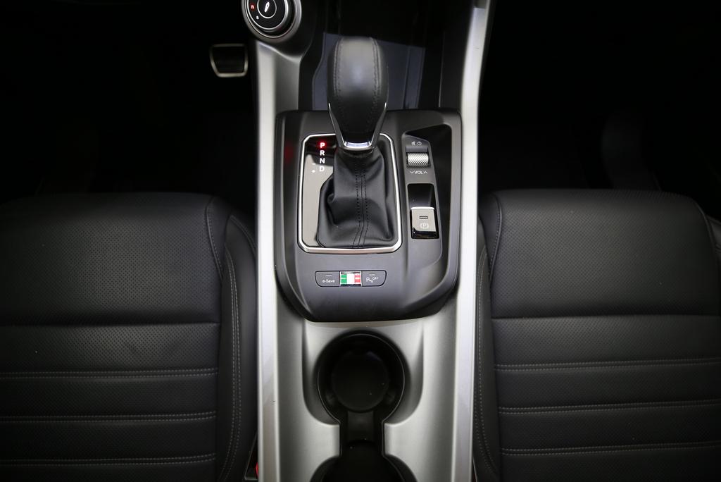 ALFA ROMEO Tonale 1.3 Plug-in Hybrid Veloce Q4-image-9
