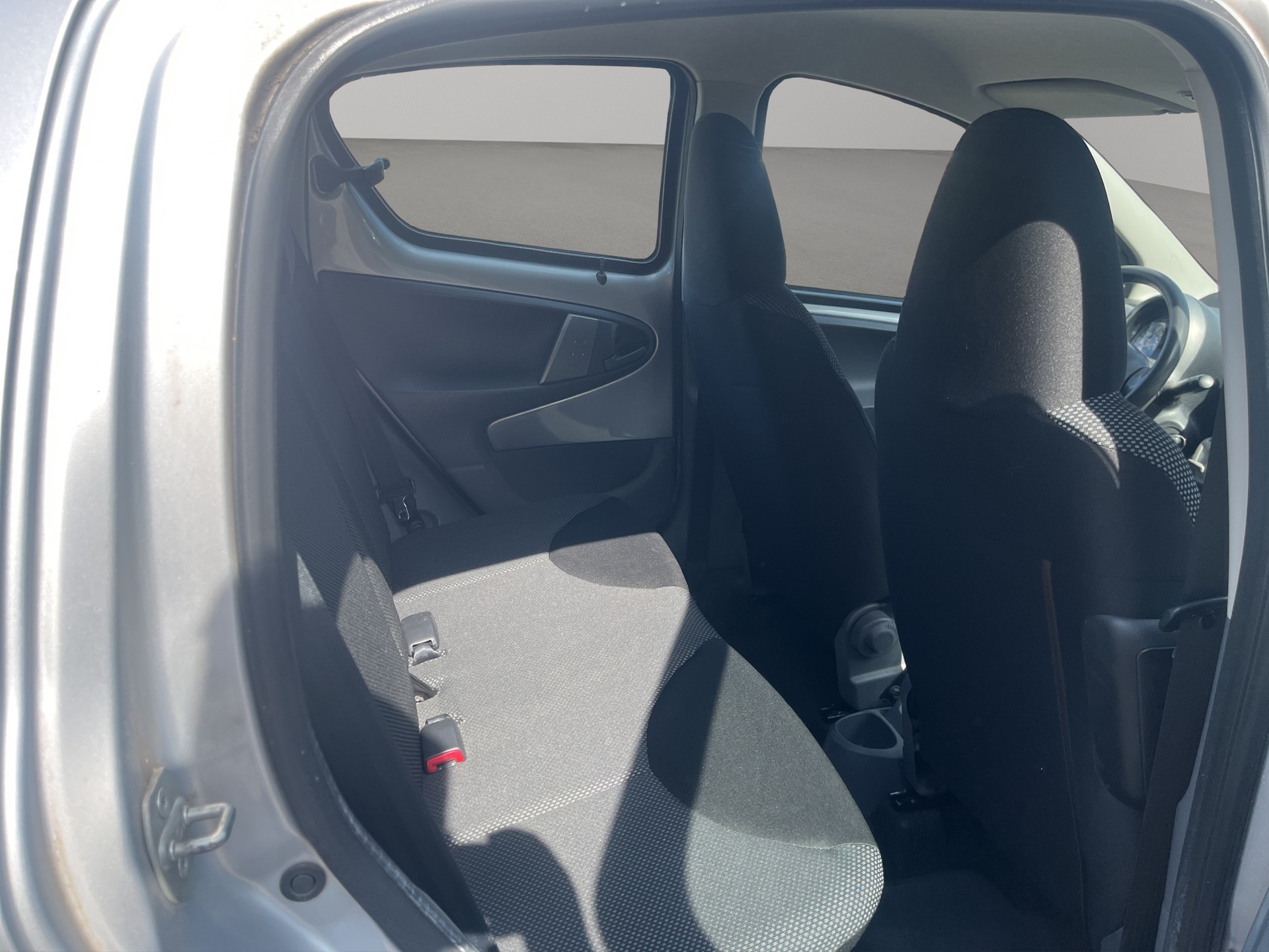 TOYOTA Aygo 1.0 Linea Terra-image-14