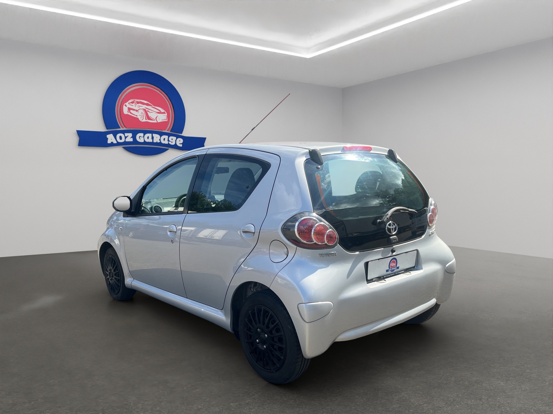 TOYOTA Aygo 1.0 Linea Terra-image-3