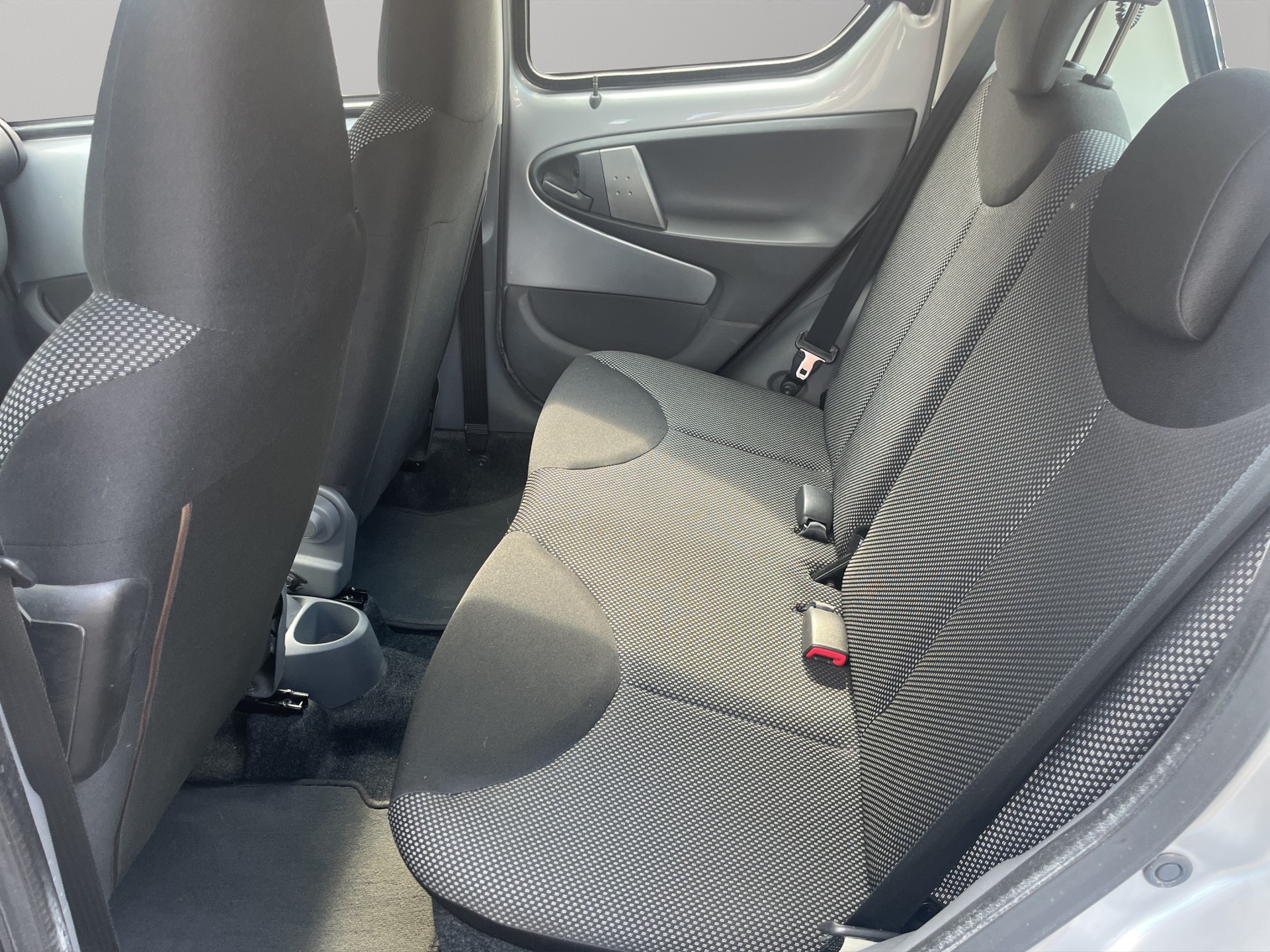 TOYOTA Aygo 1.0 Linea Terra-image-11