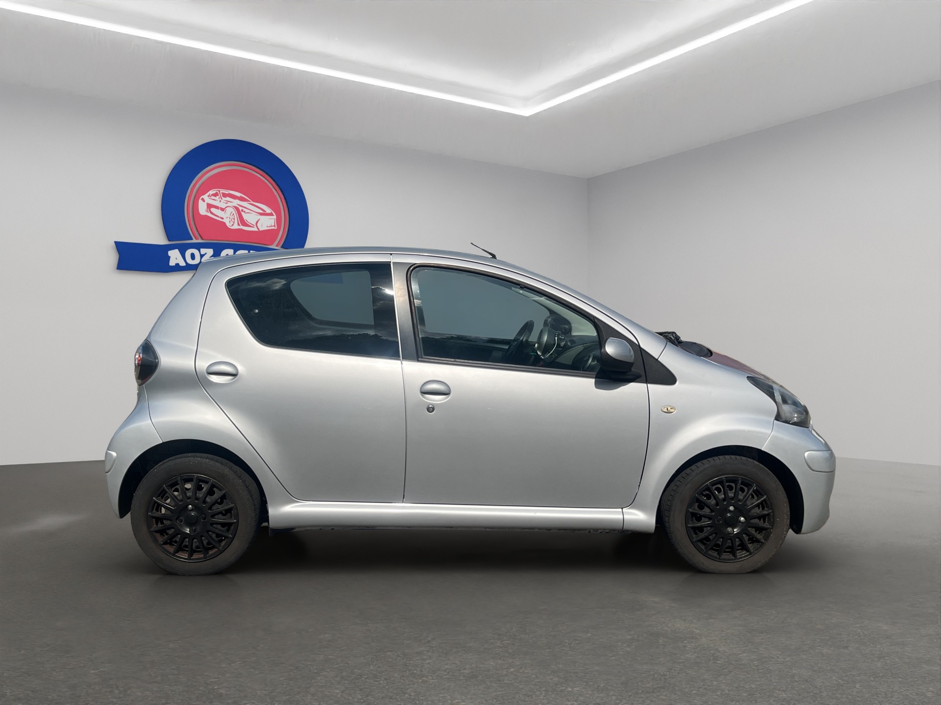 TOYOTA Aygo 1.0 Linea Terra-image-6