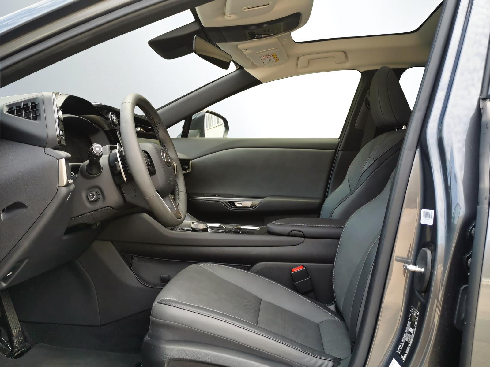 LEXUS RZ 450e Comfort-image-3