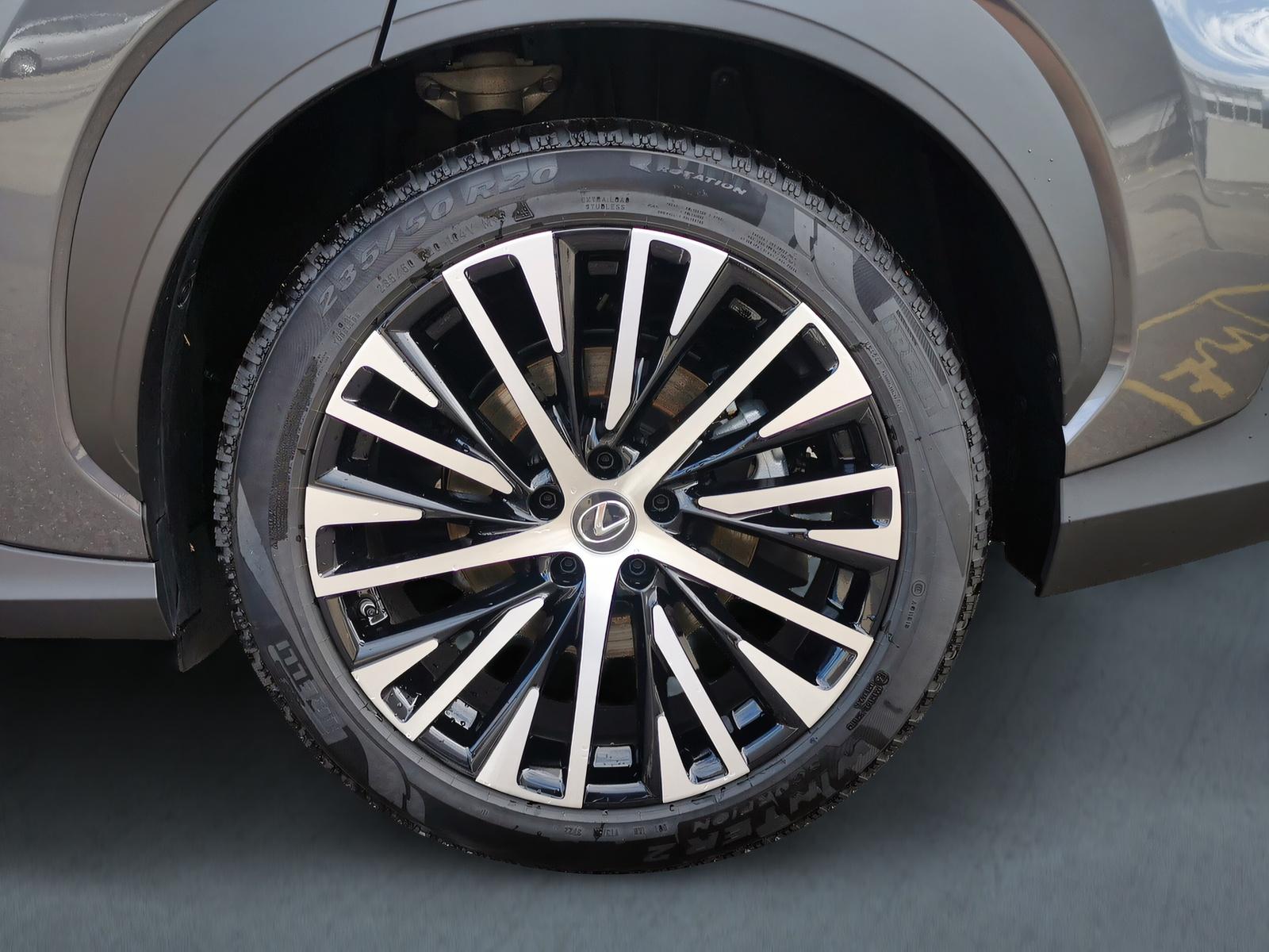 LEXUS RZ 450e Comfort-image-15