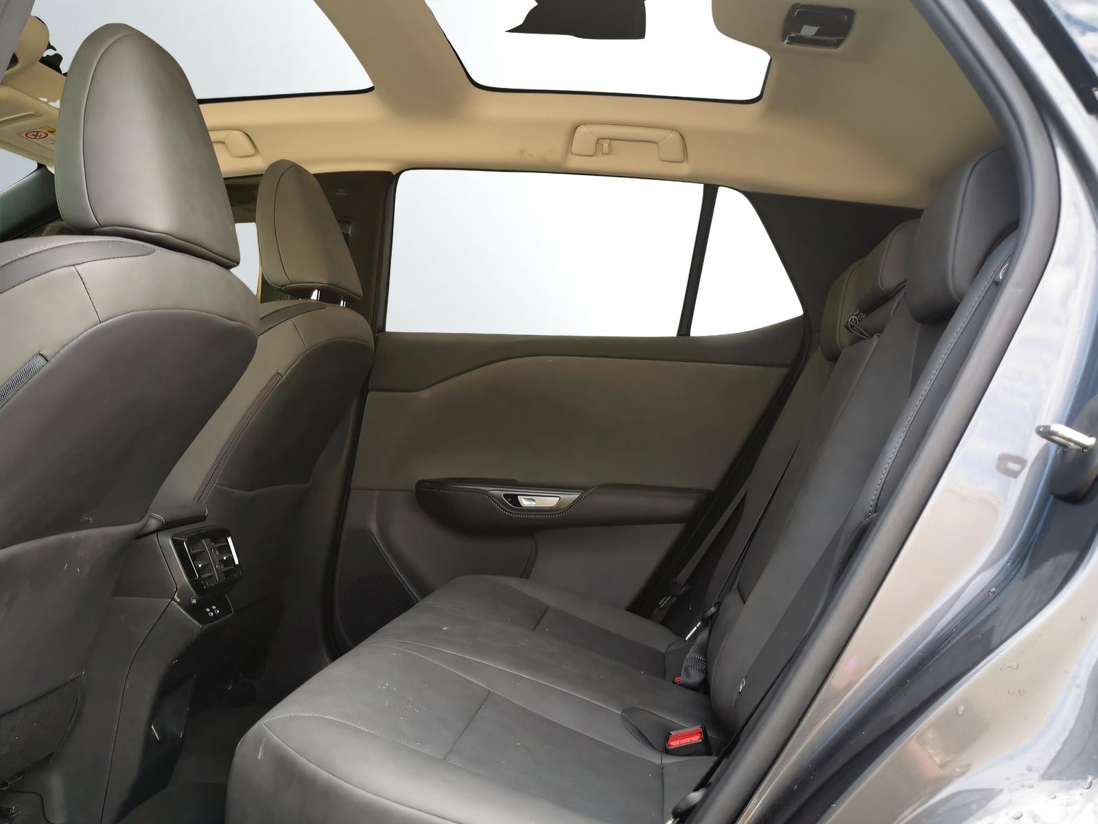 LEXUS RZ 450e Comfort-image-9