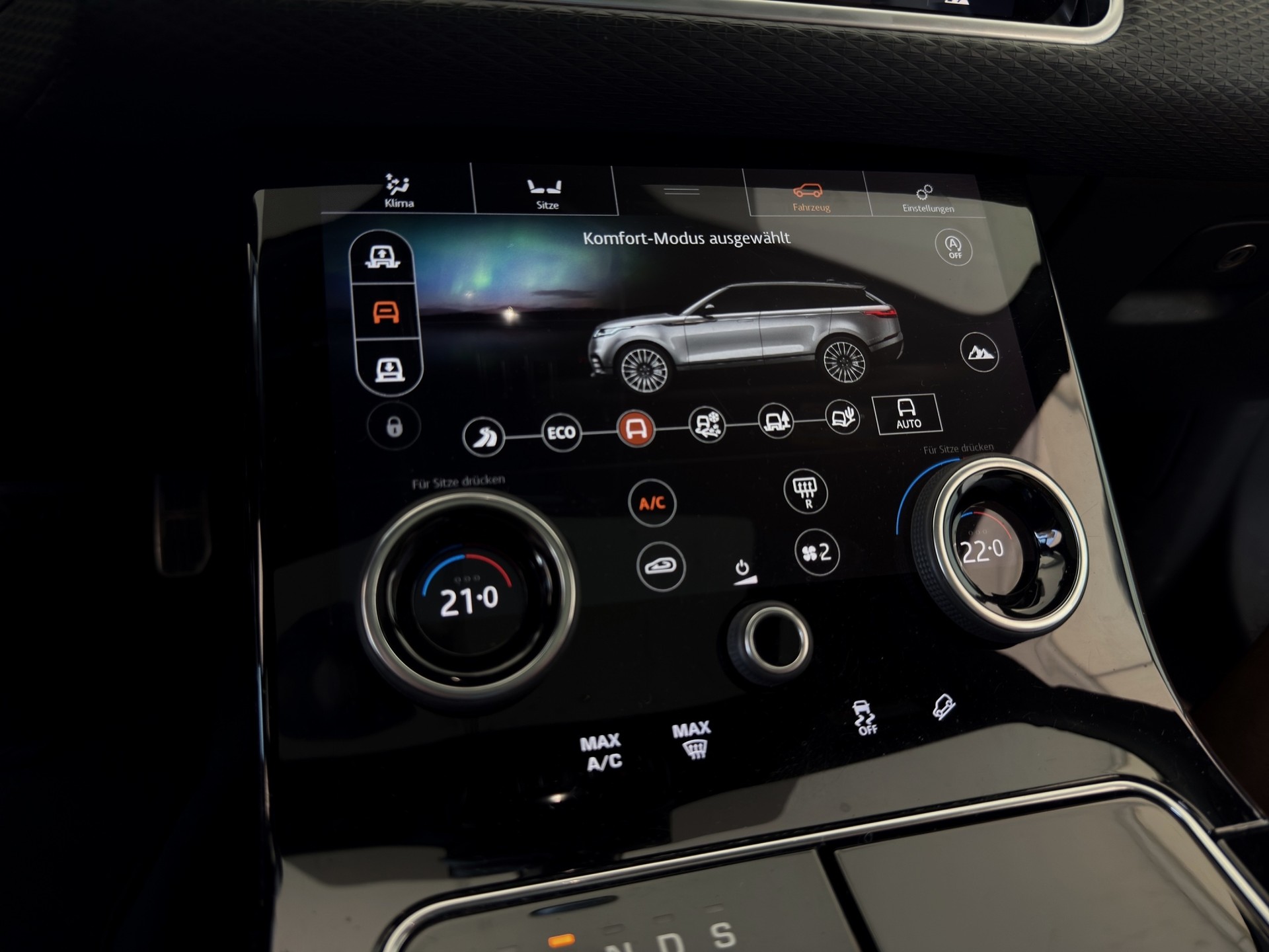 LAND ROVER Range Rover Velar R-Dynamic D 300 SE Automatic-image-14