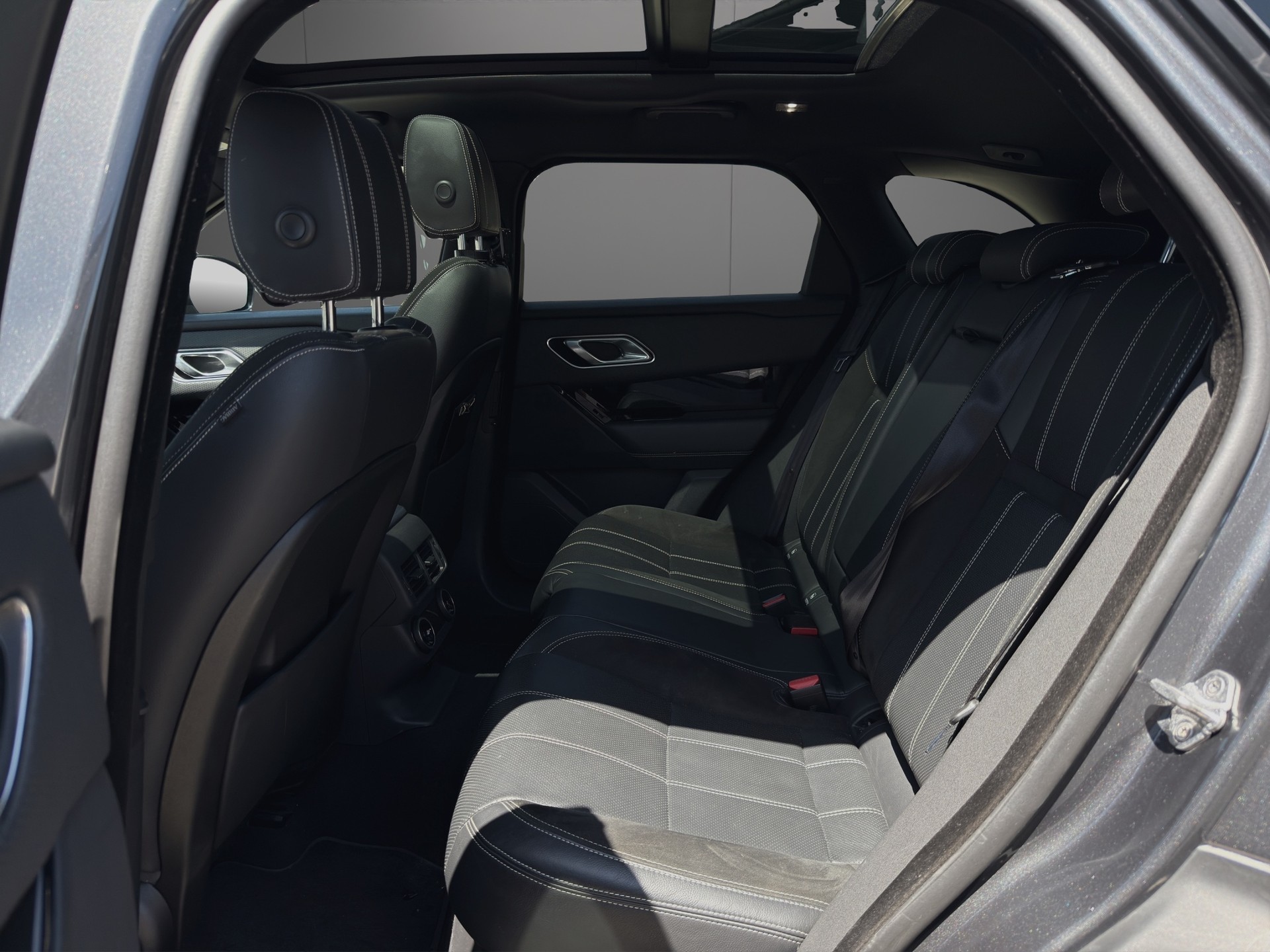 LAND ROVER Range Rover Velar R-Dynamic D 300 SE Automatic-image-8