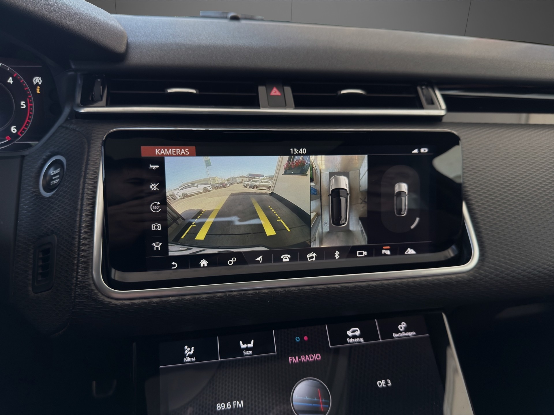 LAND ROVER Range Rover Velar R-Dynamic D 300 SE Automatic-image-13