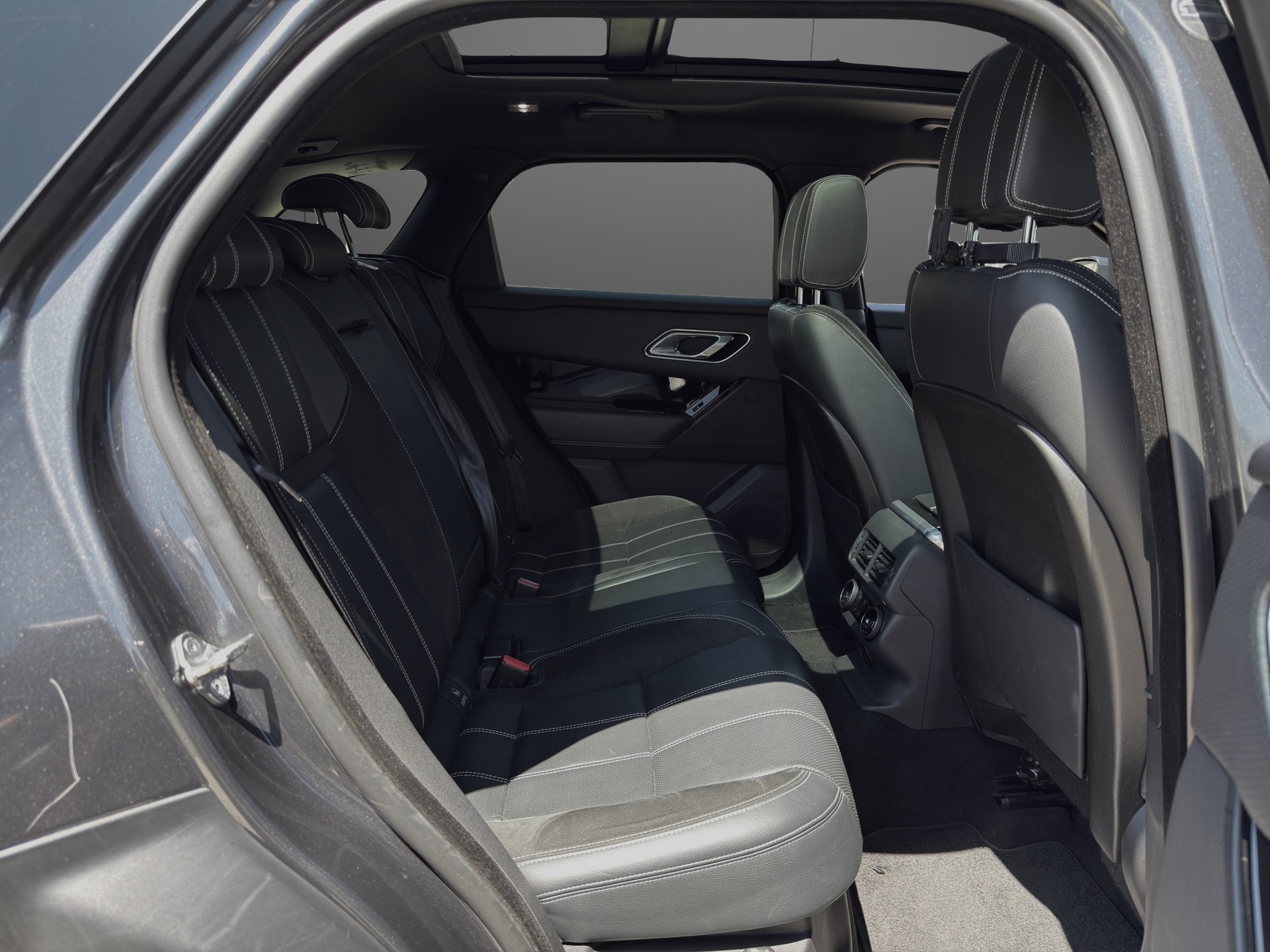 LAND ROVER Range Rover Velar R-Dynamic D 300 SE Automatic-image-9