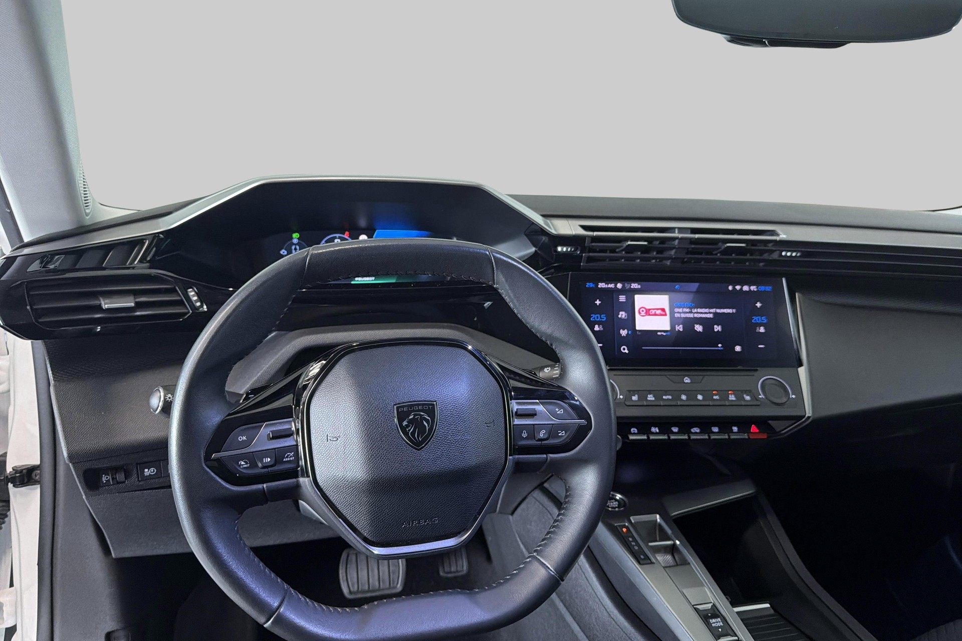 PEUGEOT 308 1.6 PHEV 180 Active Pack-image-9
