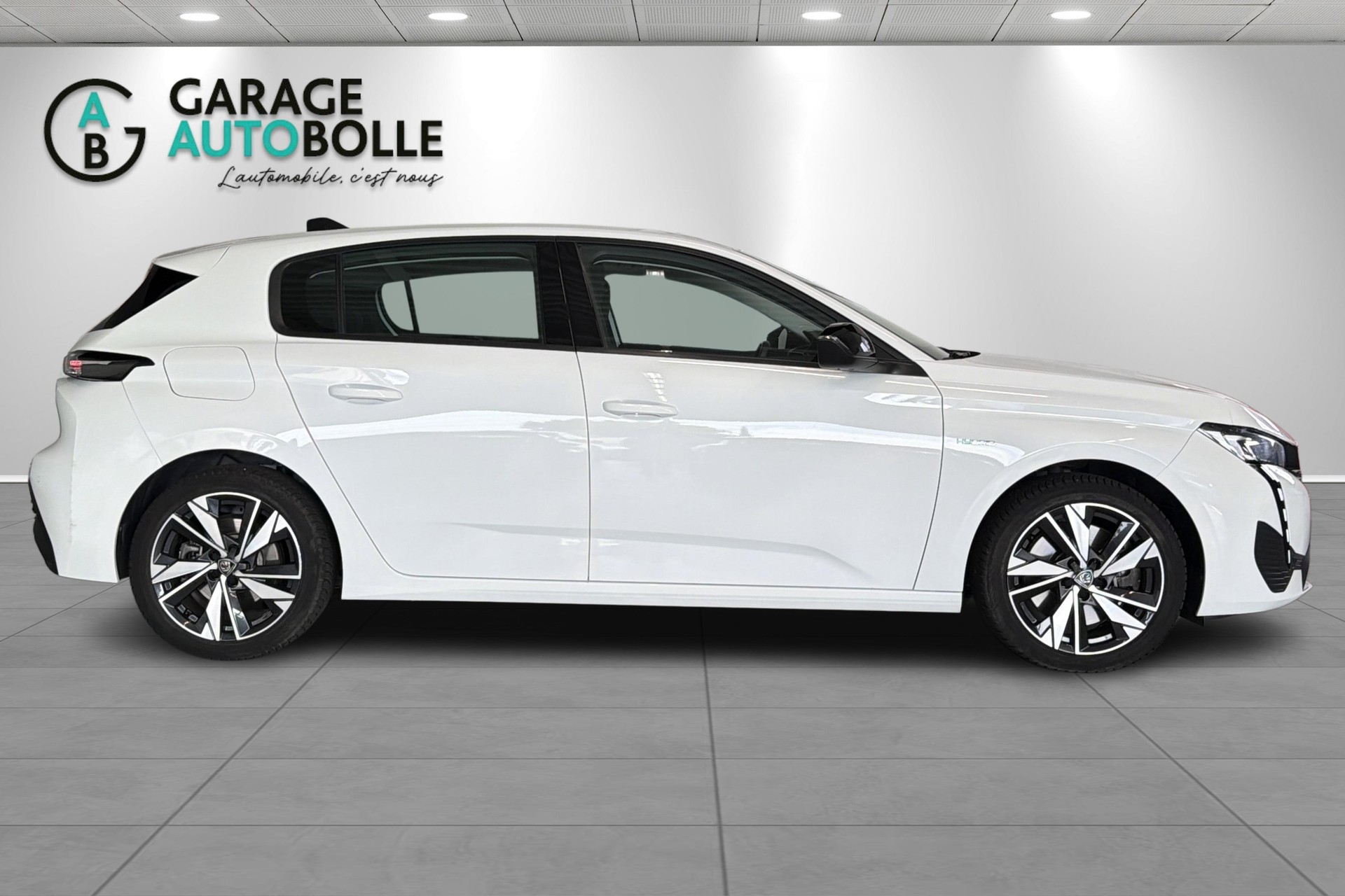 PEUGEOT 308 1.6 PHEV 180 Active Pack-showroom-element-2