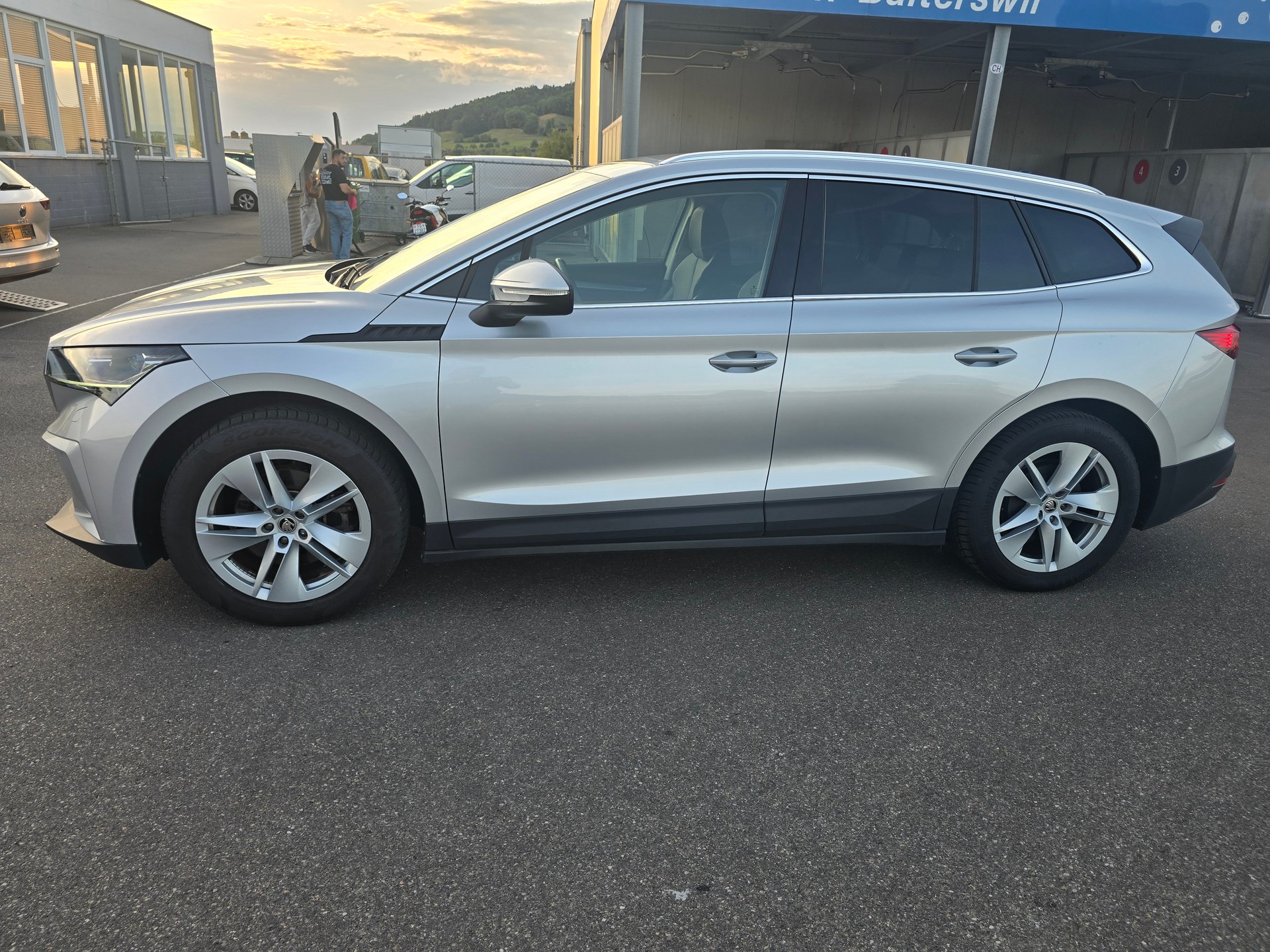 SKODA Enyaq iV 80-image-1