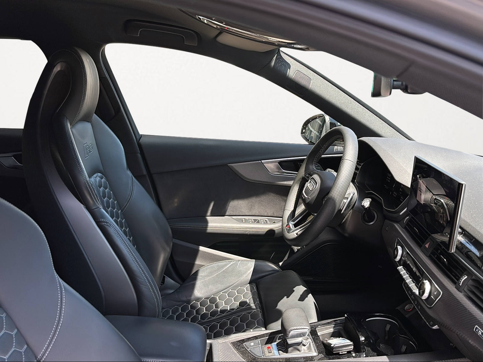 AUDI RS4 Avant quattro tiptronic-image-3