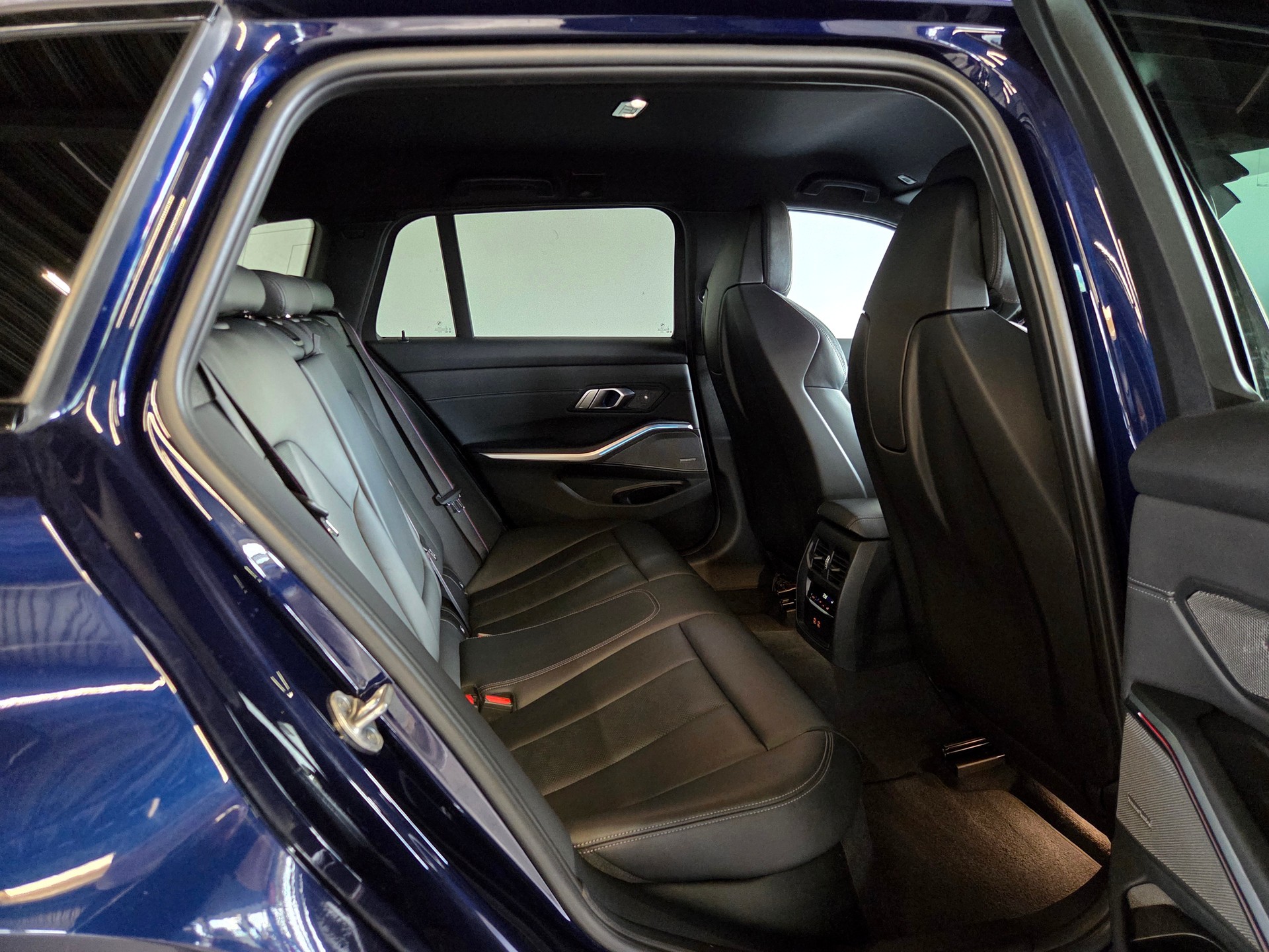 BMW M3 Competition xDrive Touring-image-22