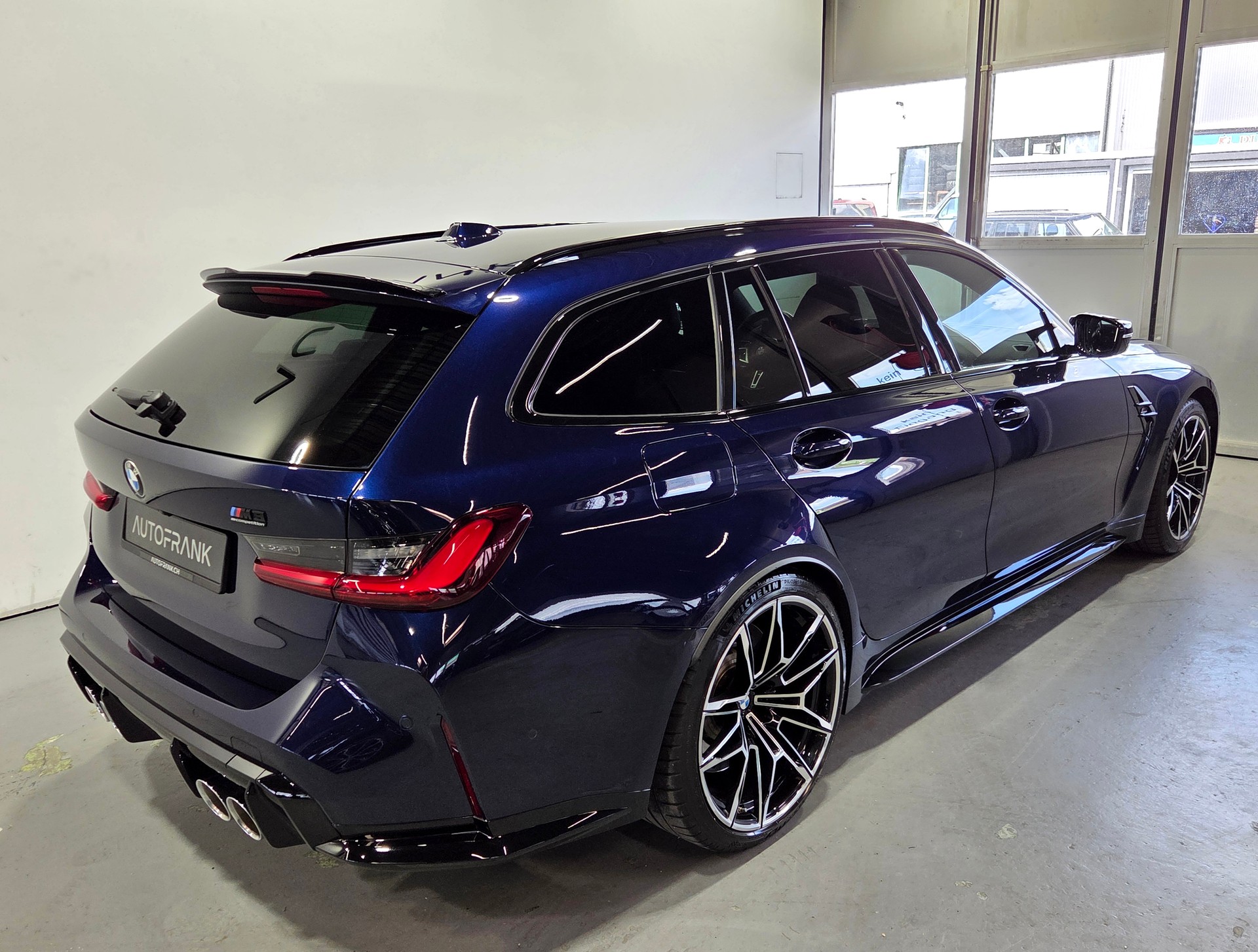 BMW M3 Competition xDrive Touring-image-16