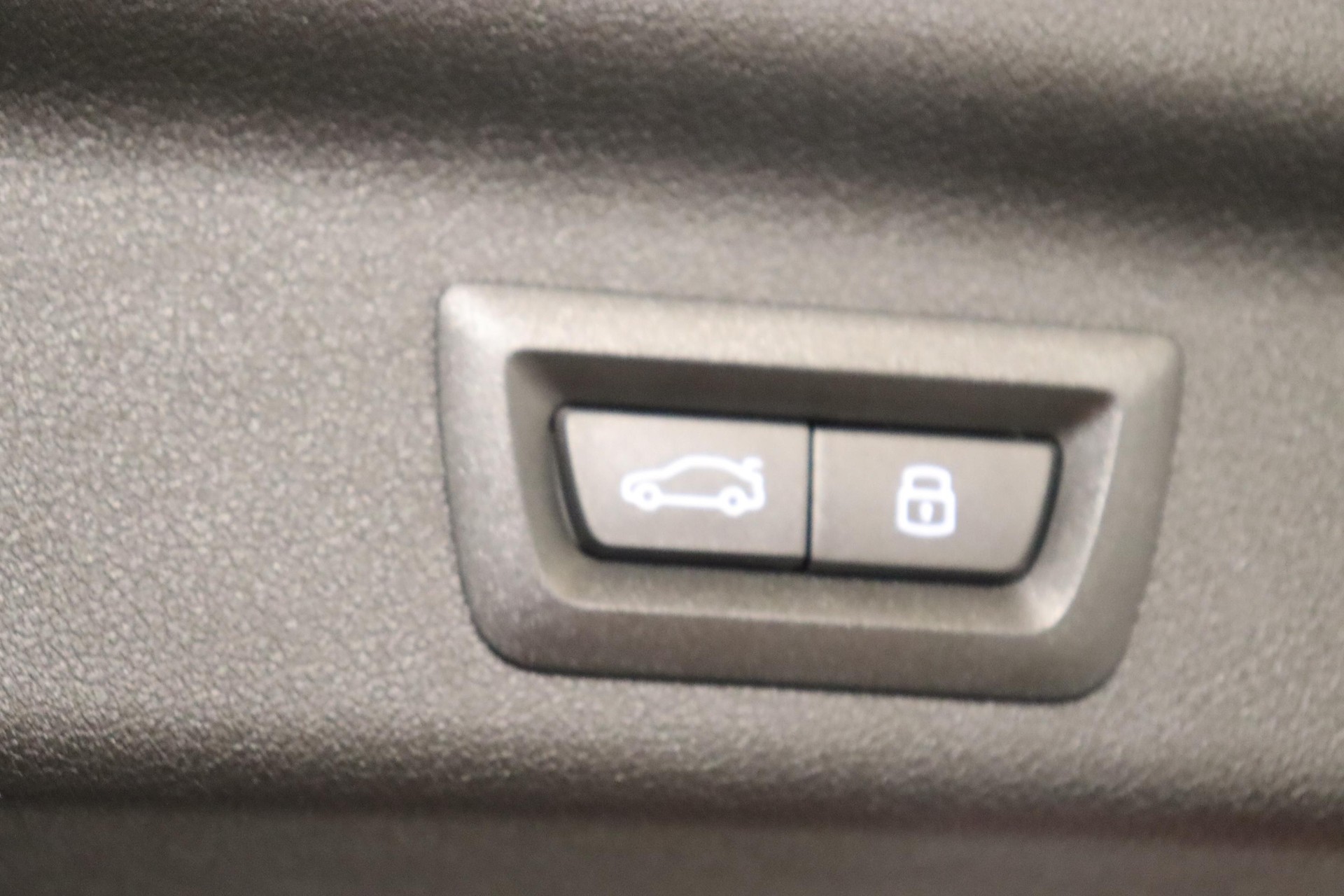 BMW X1 30e xDrive paddles-image-6