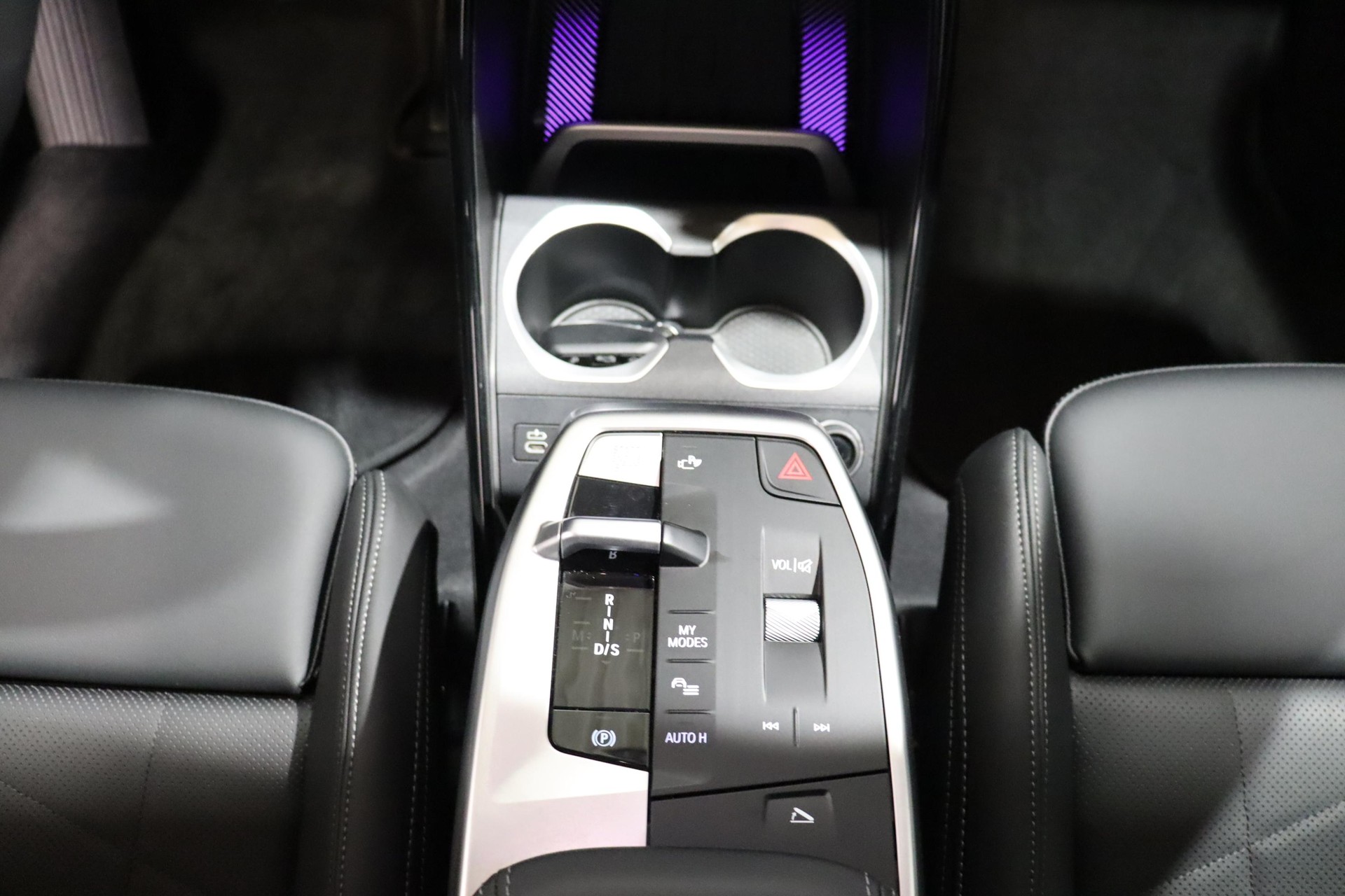 BMW X1 30e xDrive paddles-image-12