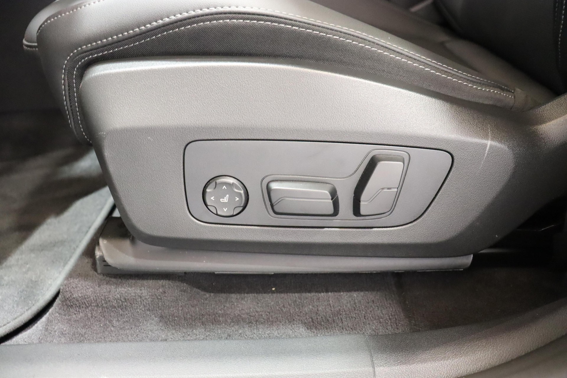 BMW X1 30e xDrive paddles-image-17