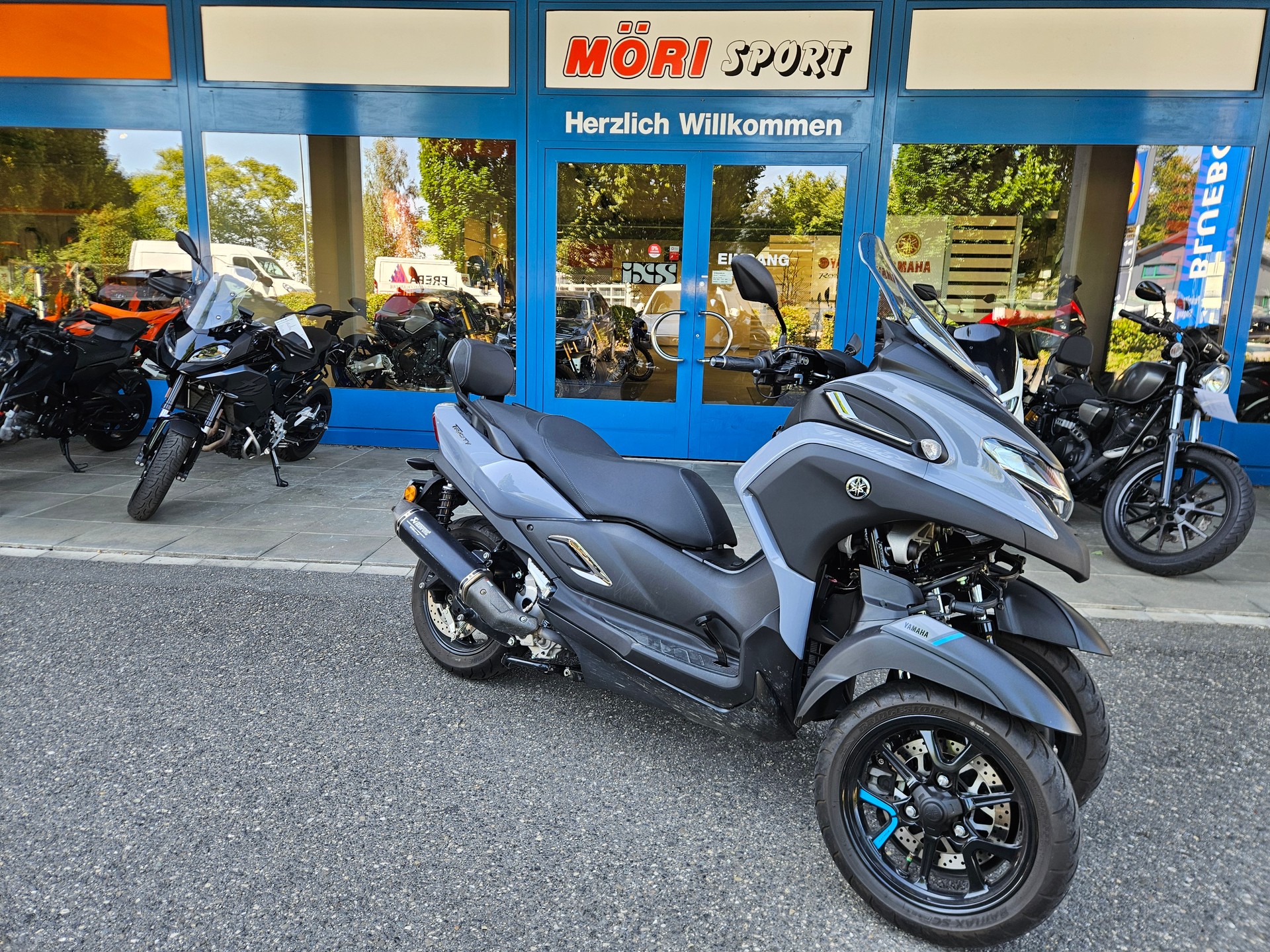 YAMAHA TRICITY 300-showroom-element-1
