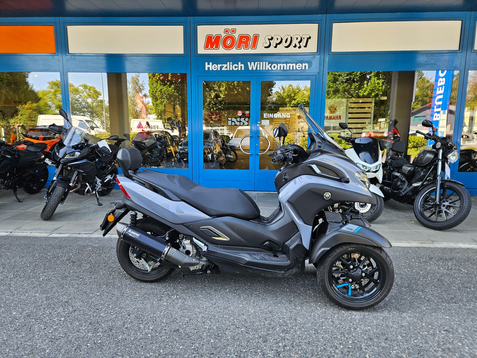 YAMAHA TRICITY 300