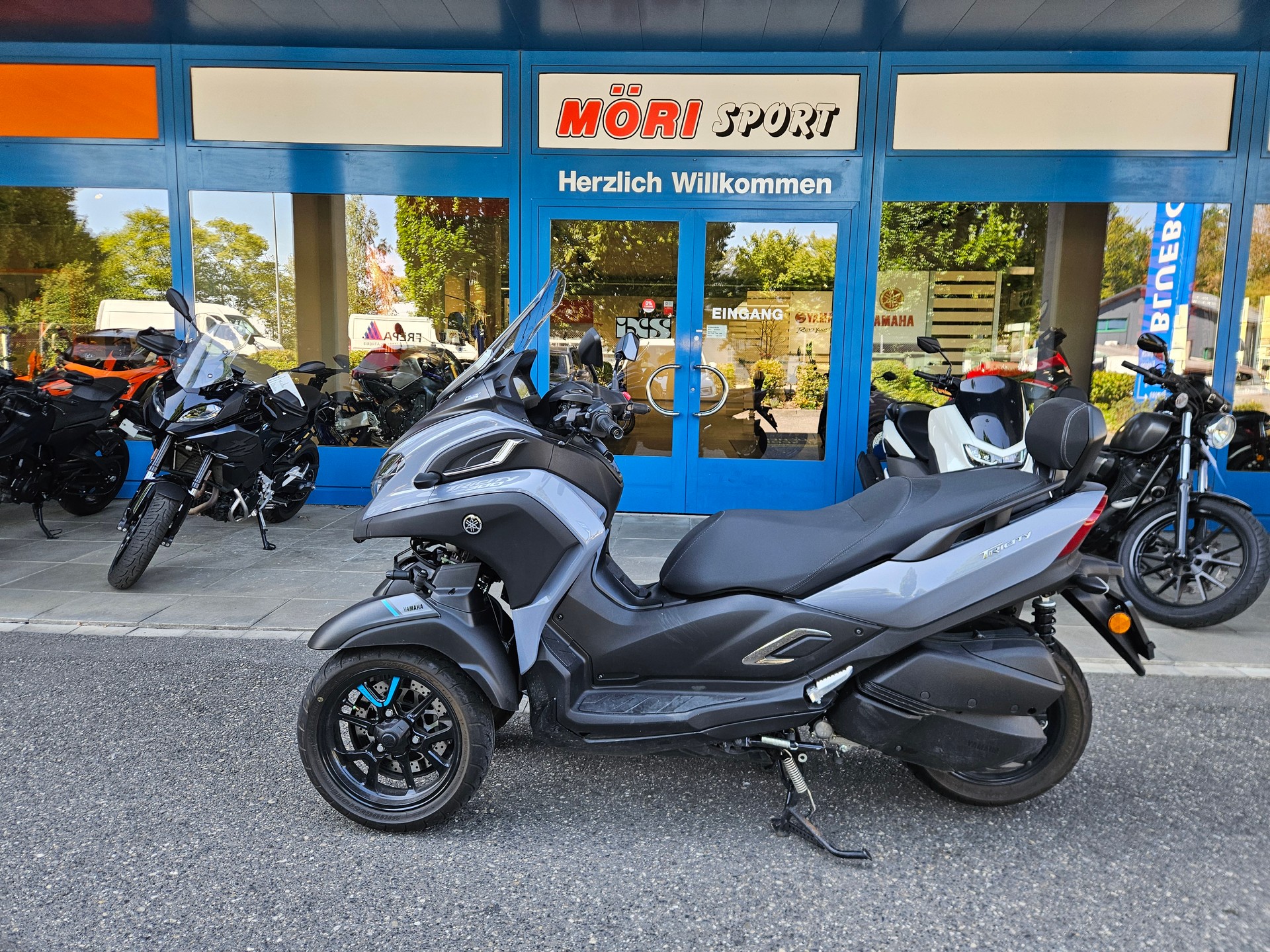 YAMAHA TRICITY 300-showroom-element-3
