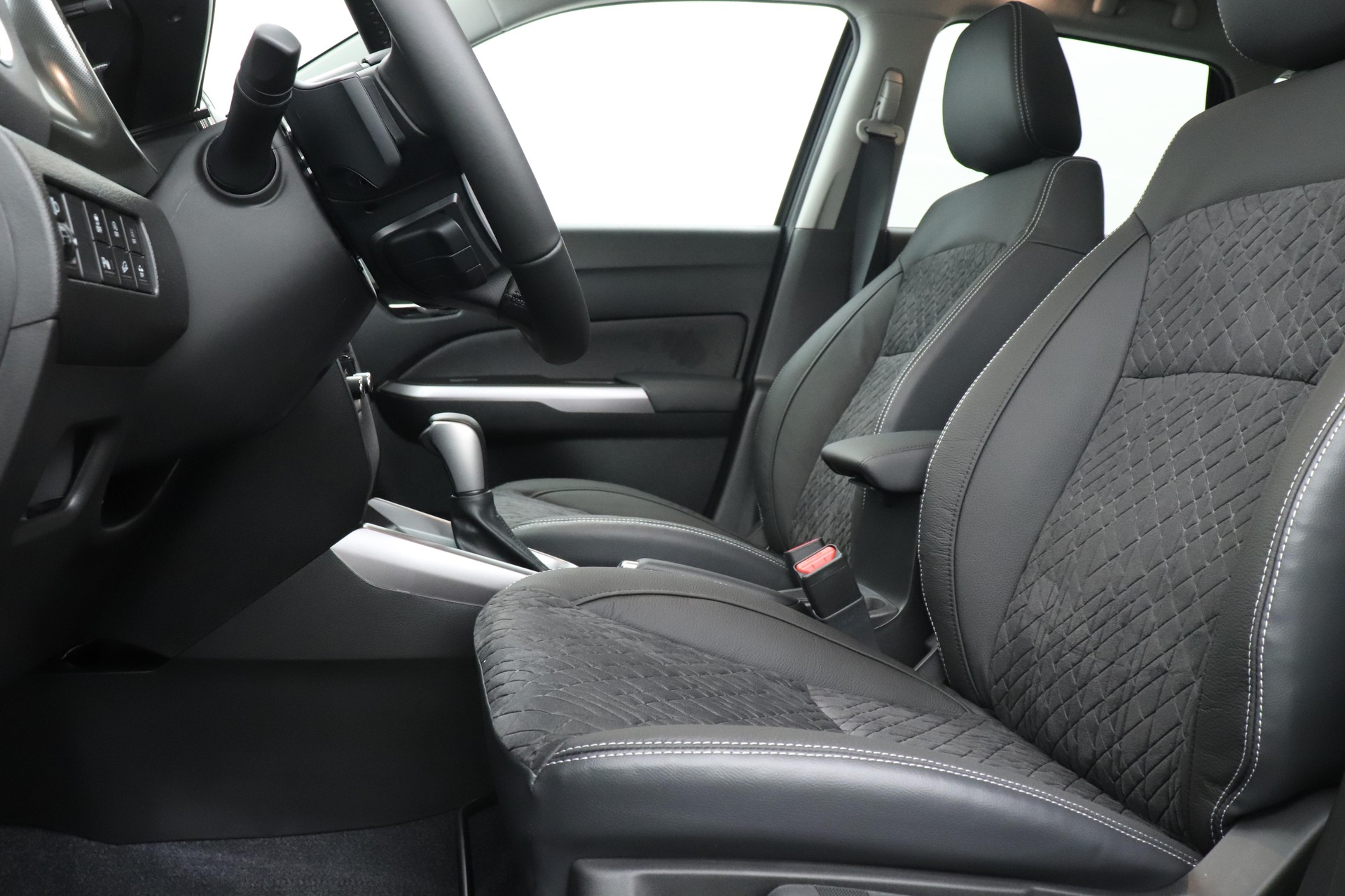 SUZUKI Vitara 1.4 T Compact Top Hybrid 4x4-showroom-element-2