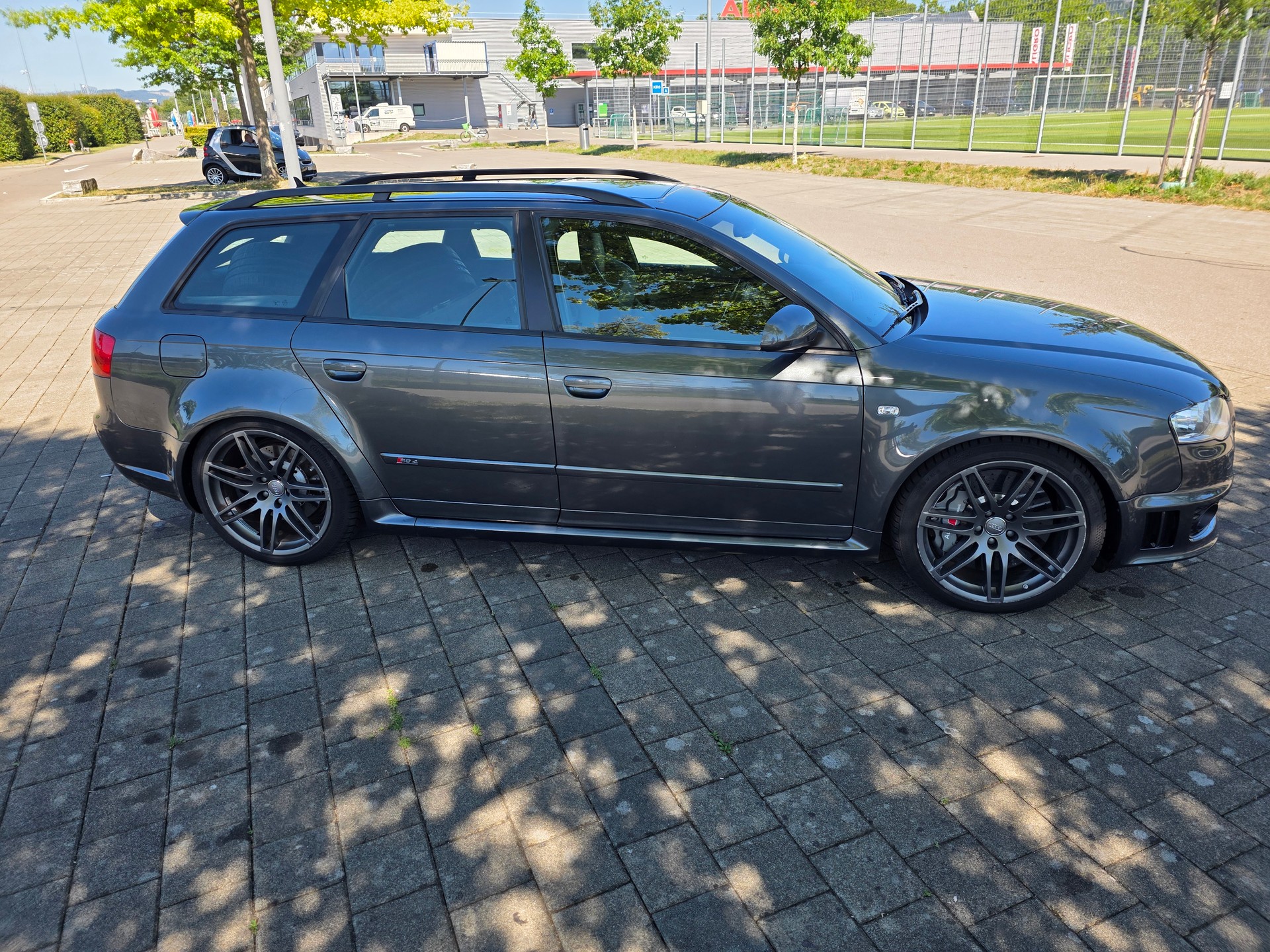 AUDI RS4 Avant 4.2 V8 quattro-image-3