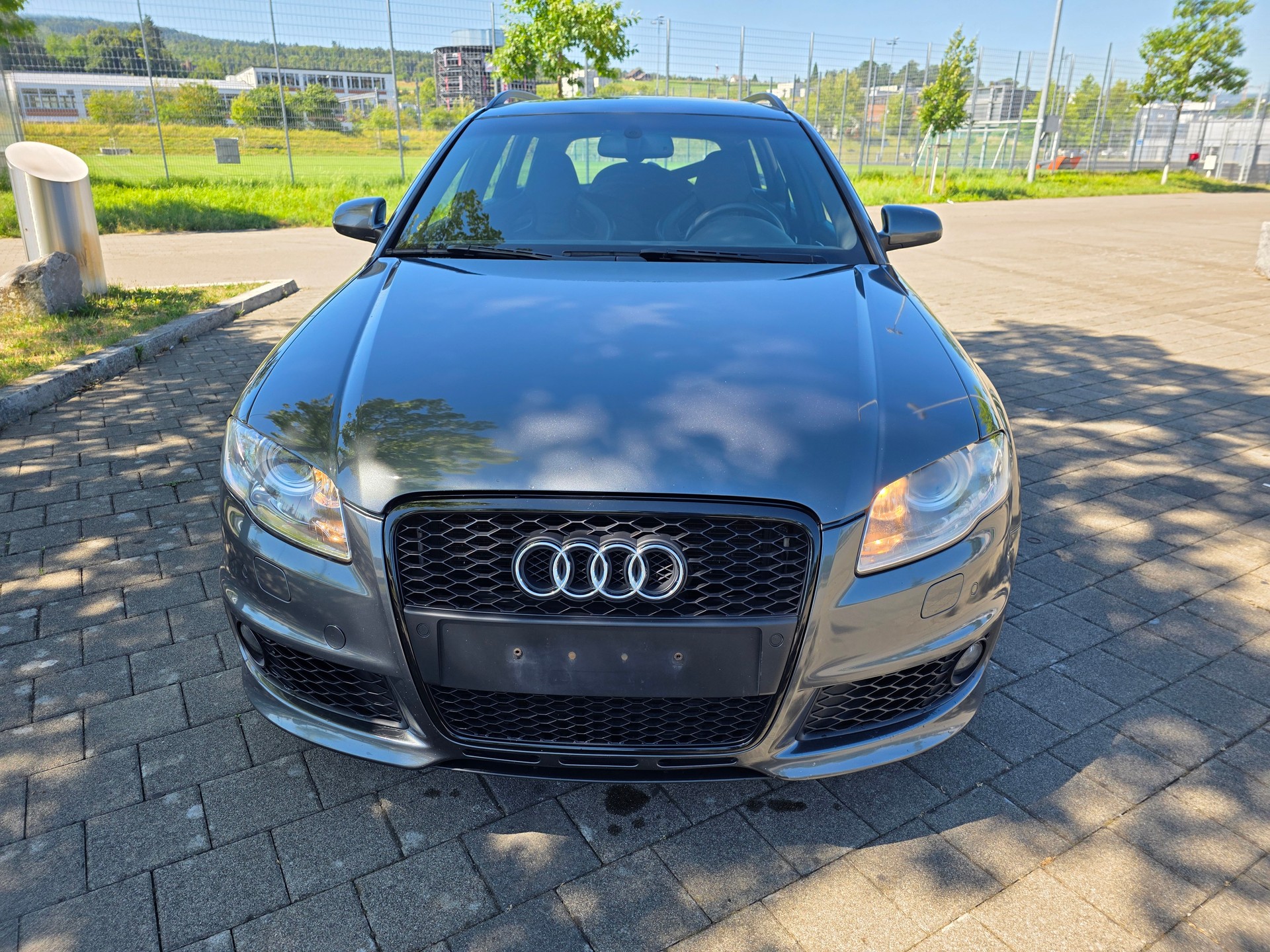 AUDI RS4 Avant 4.2 V8 quattro-image-2