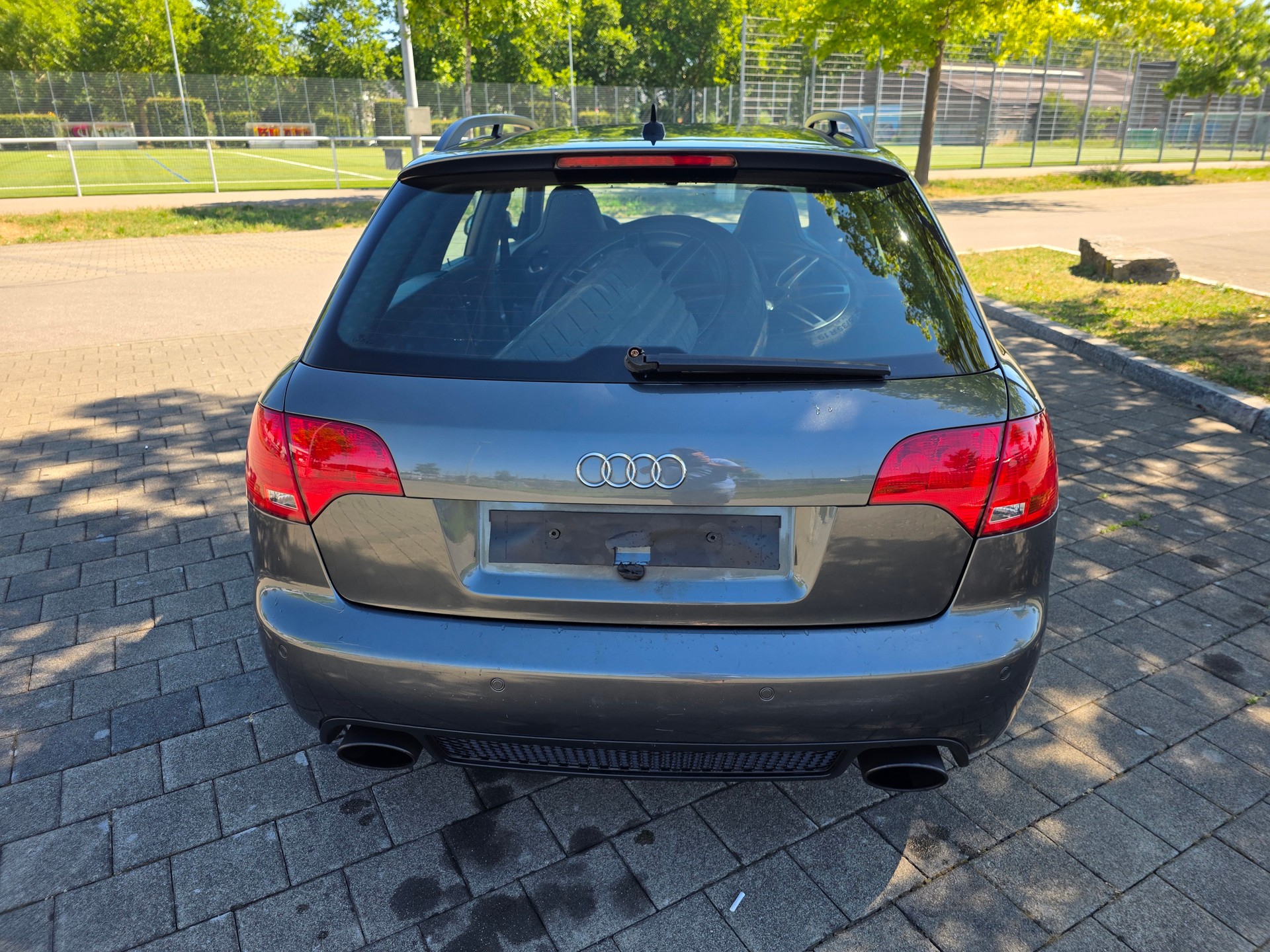 AUDI RS4 Avant 4.2 V8 quattro-image-8