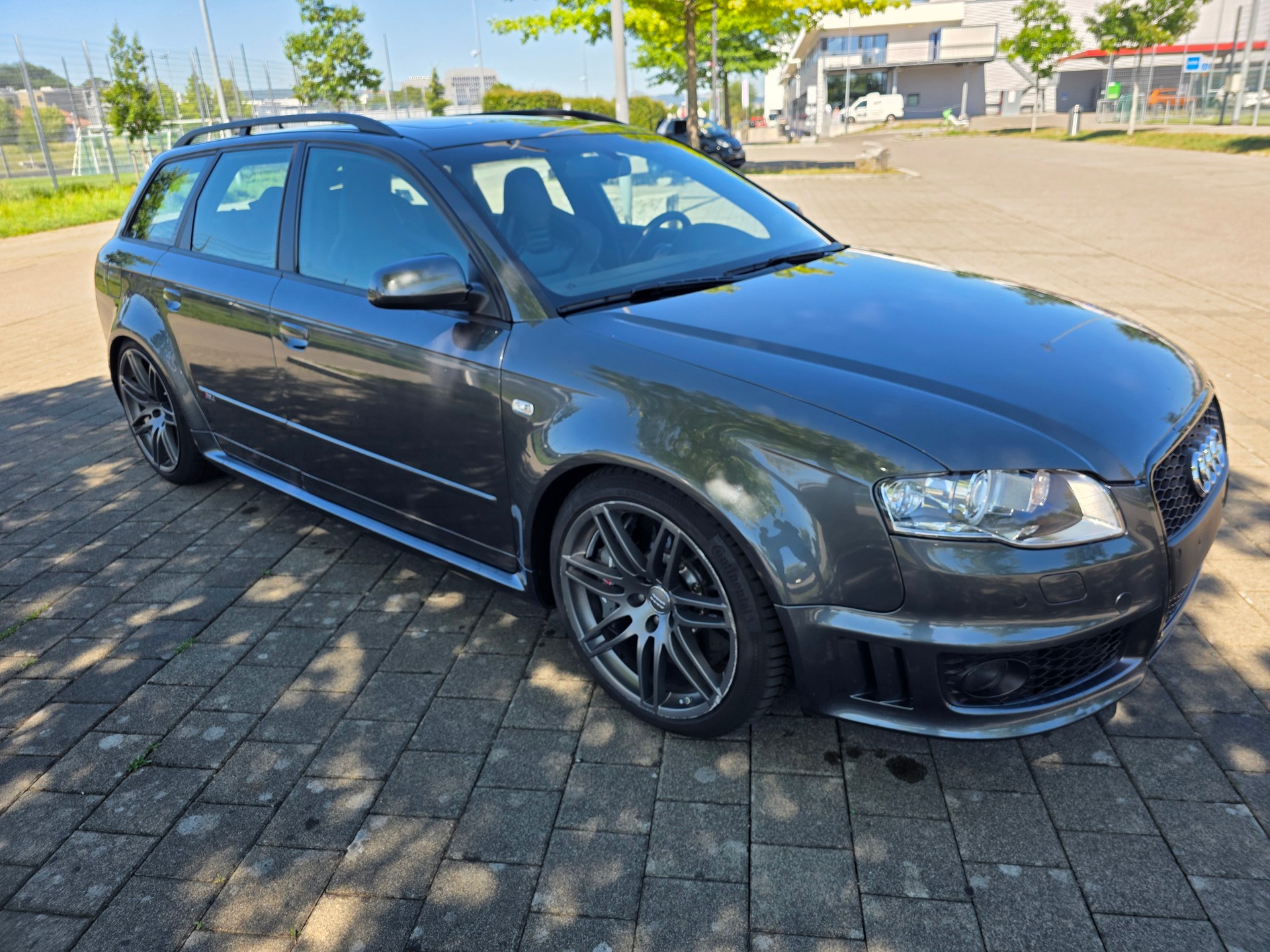 AUDI RS4 Avant 4.2 V8 quattro-image-1
