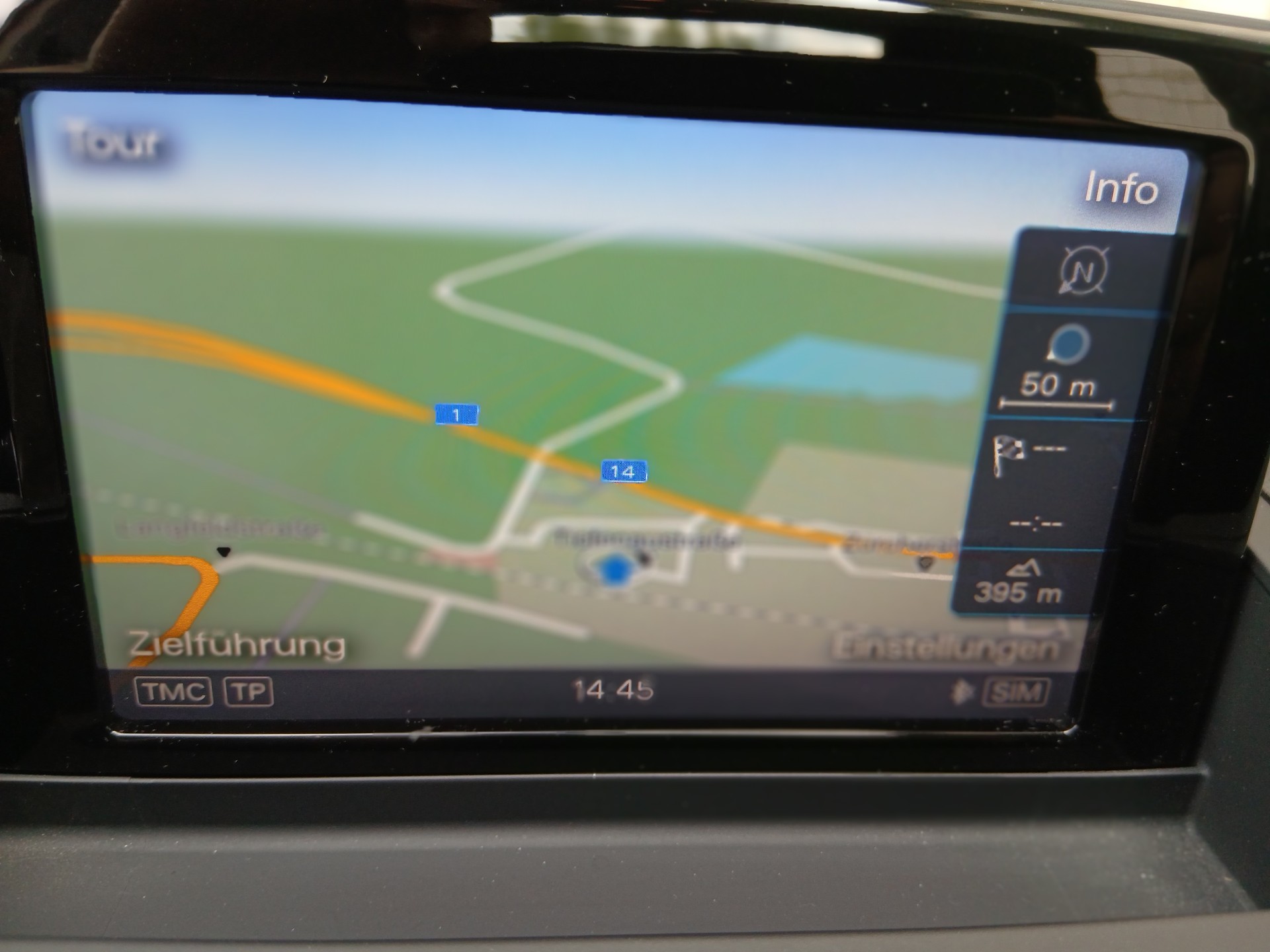 AUDI Q3 2.0 TDI quattro S-tronic-image-11