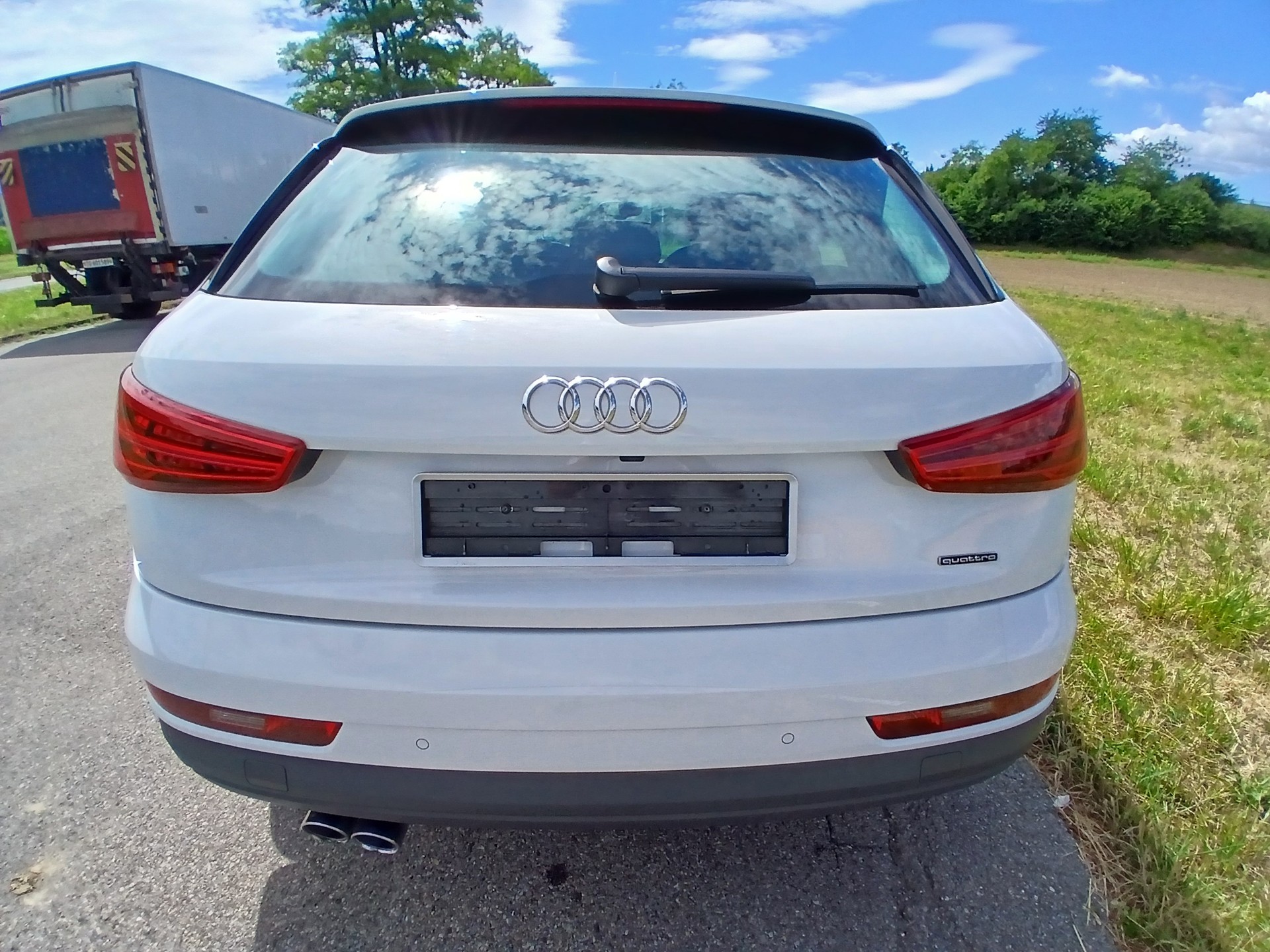 AUDI Q3 2.0 TDI quattro S-tronic-image-3
