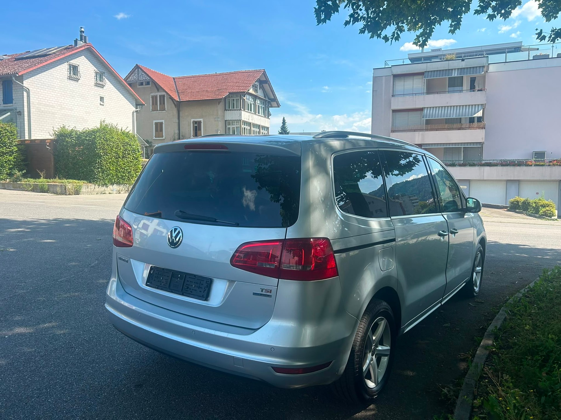 VW Sharan 1.4 TSI BlueMotion Technology Highline-image-2