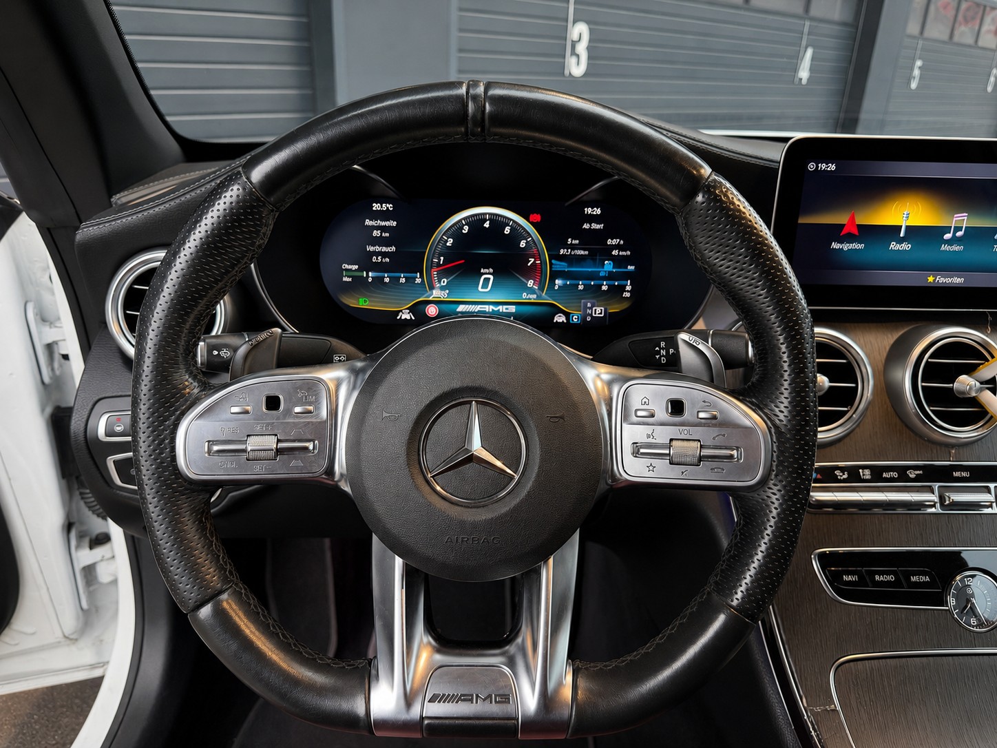 MERCEDES-BENZ C 43 Cabriolet AMG 4Matic | Burmester | ACC | Totwinkel | Ambiente-image-10