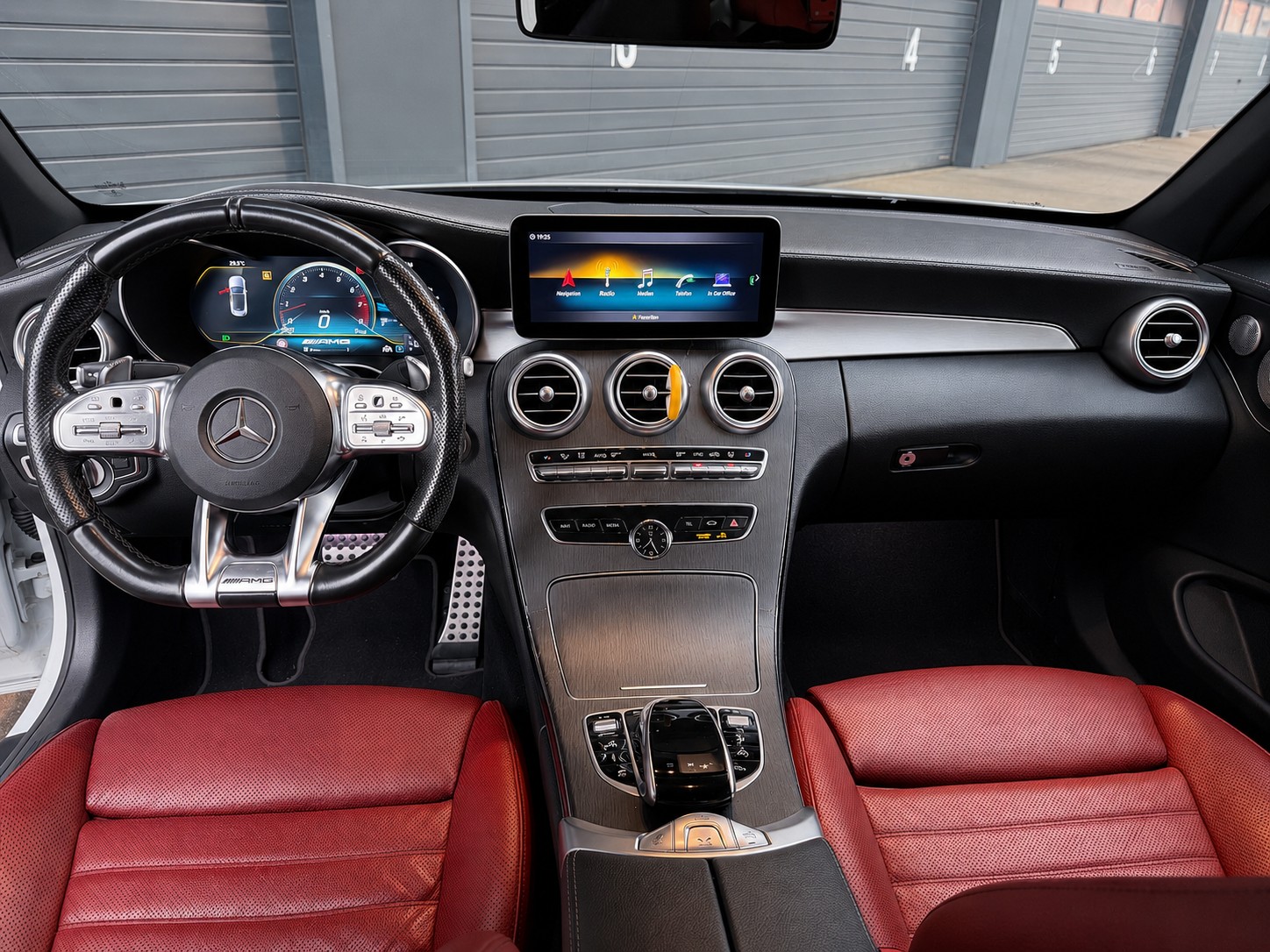MERCEDES-BENZ C 43 Cabriolet AMG 4Matic | Burmester | ACC | Totwinkel | Ambiente-image-9