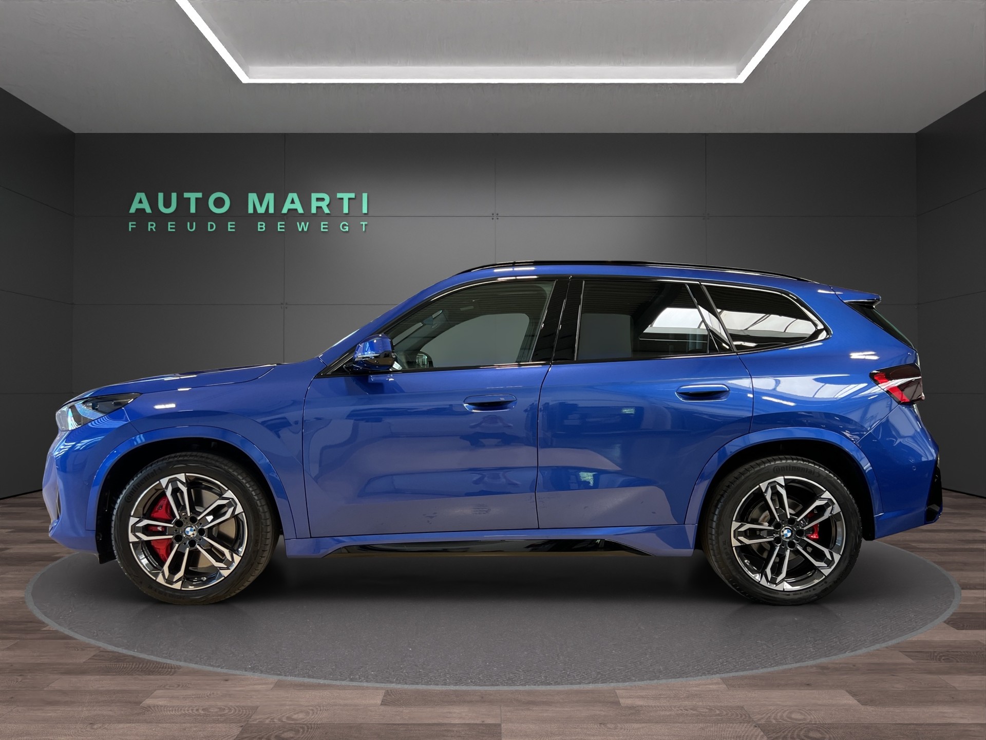 BMW X1 23i xDrive paddles-showroom-element-1